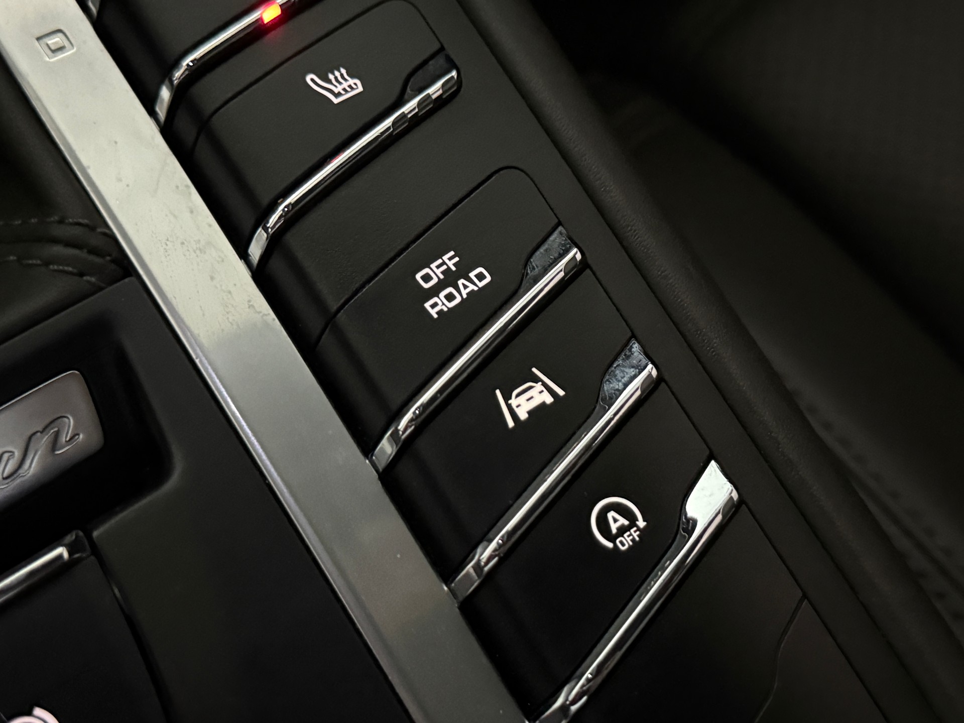PORSCHE Macan S Diesel PDK / Luftfederung / Apple, Android carplay / 21 Zoll Alu / Distanzregler-image-19
