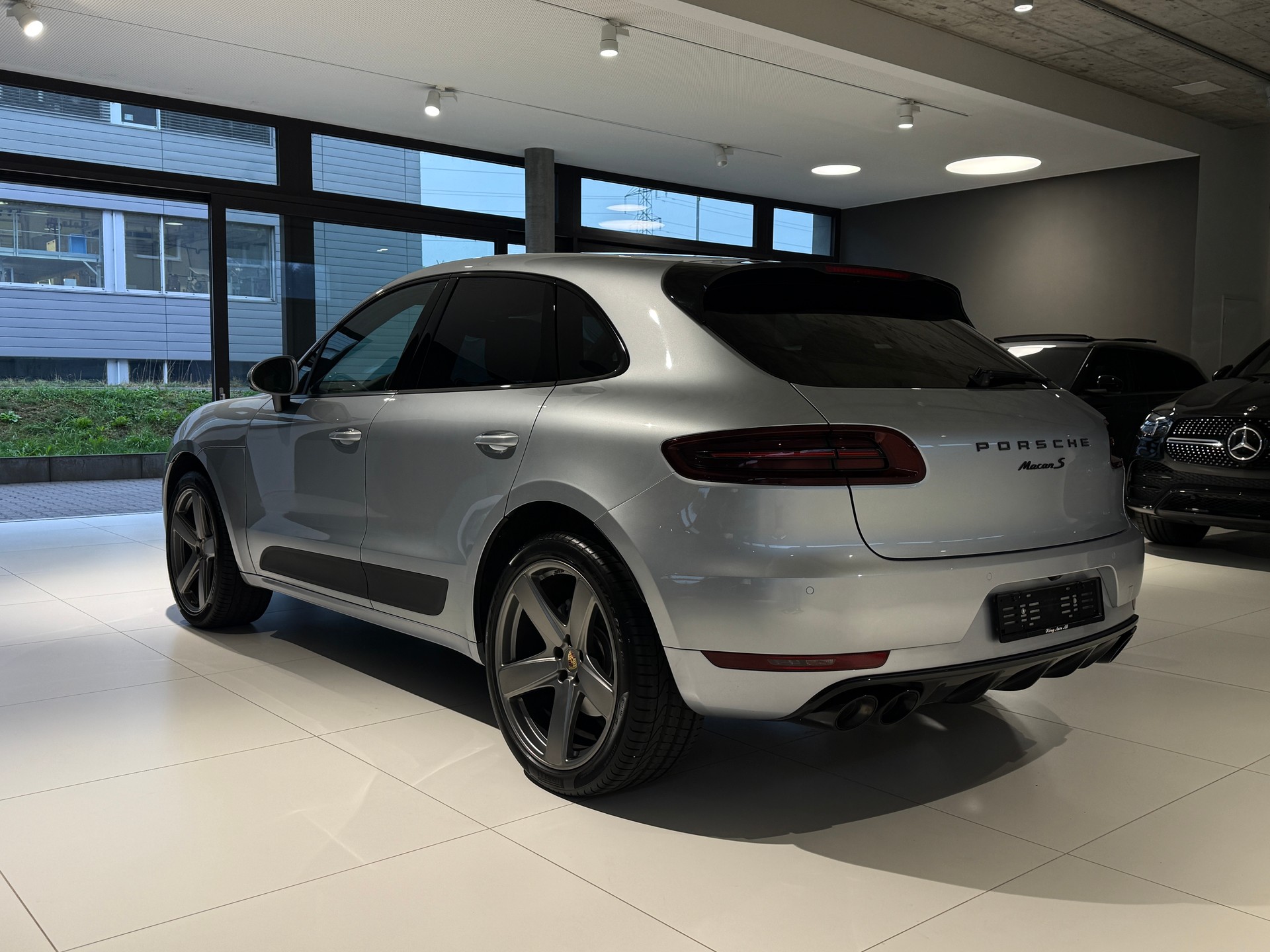 PORSCHE Macan S Diesel PDK / Luftfederung / Apple, Android carplay / 21 Zoll Alu / Distanzregler-image-28