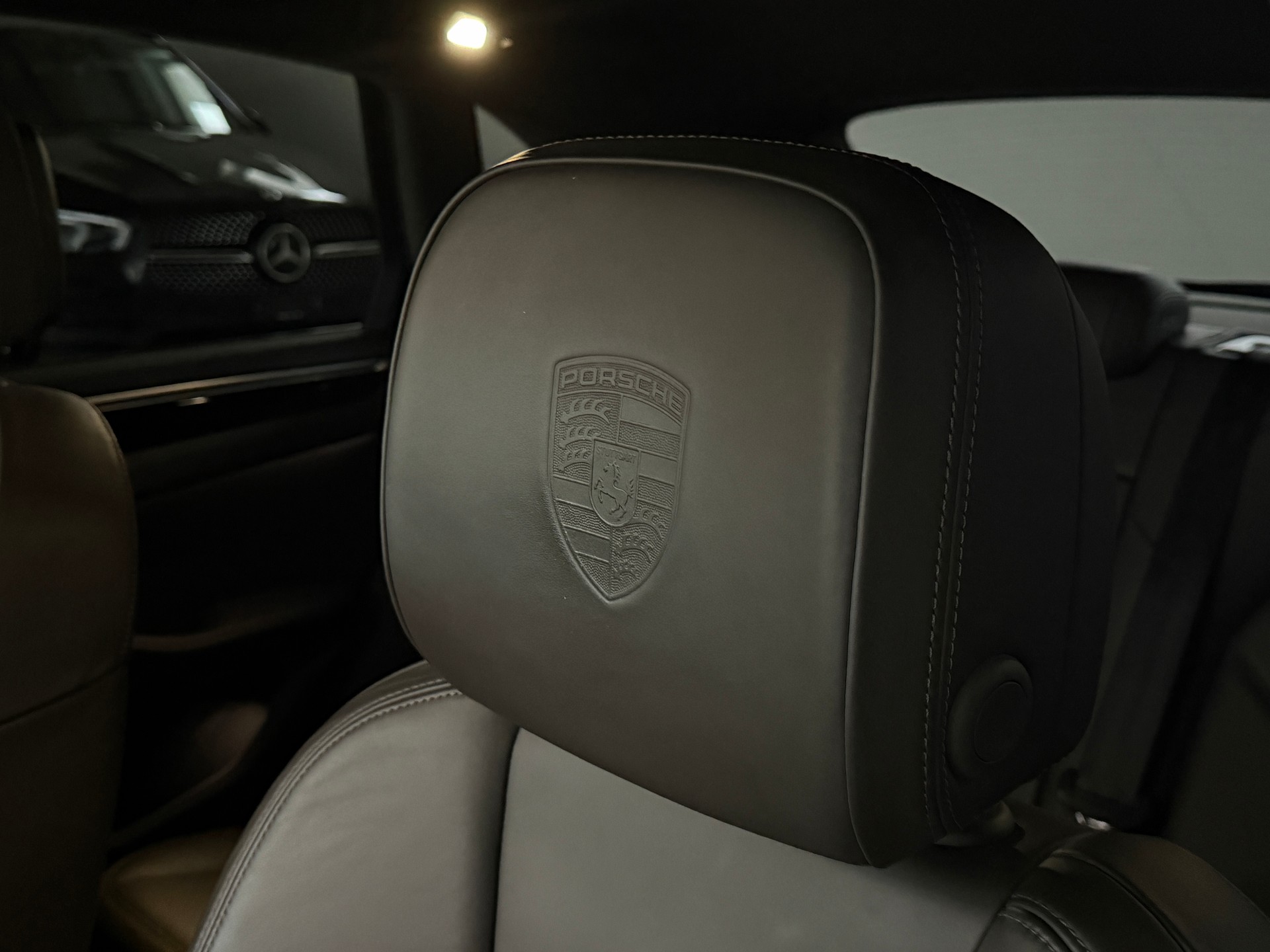 PORSCHE Macan S Diesel PDK / Luftfederung / Apple, Android carplay / 21 Zoll Alu / Distanzregler-image-9