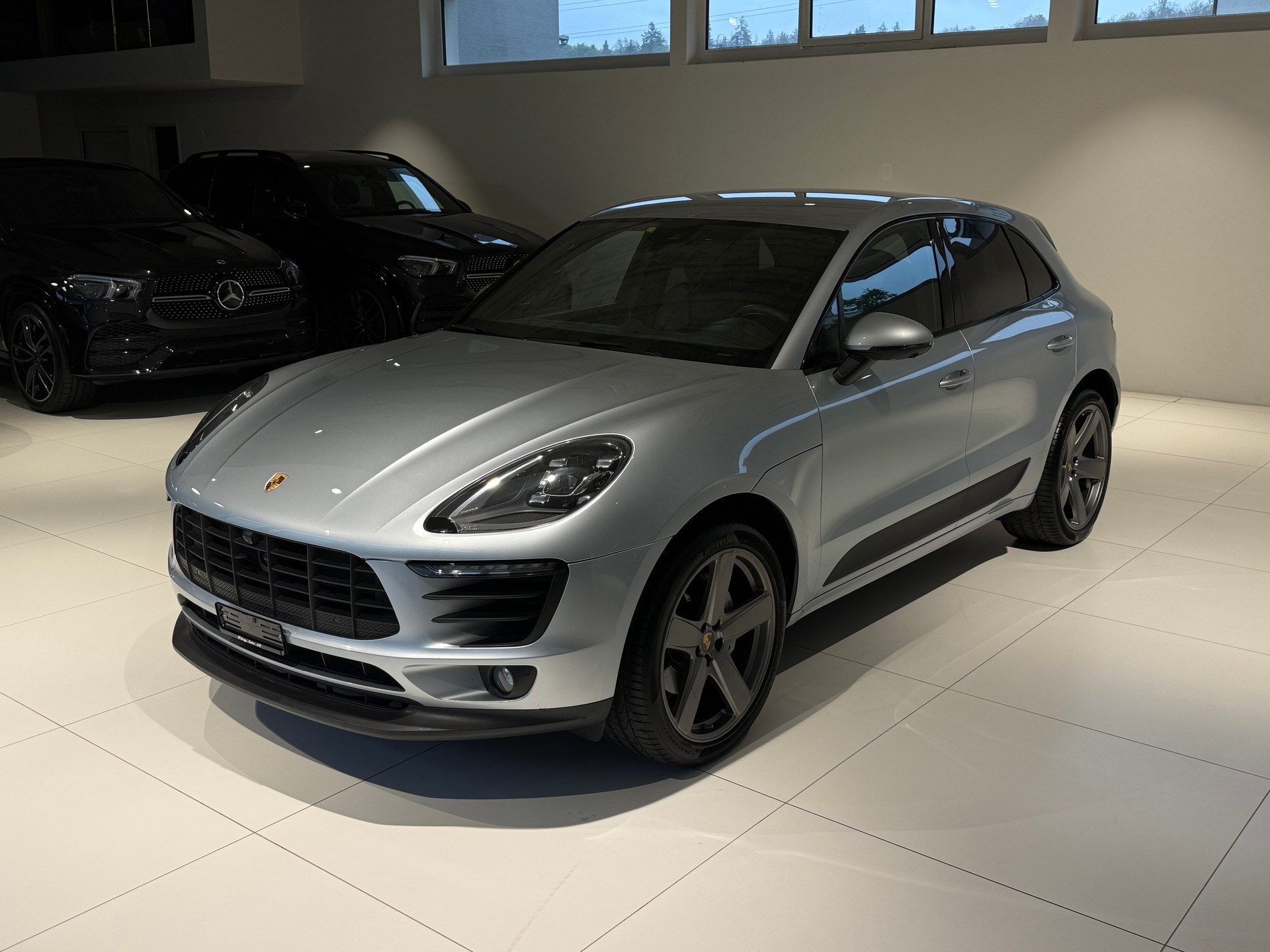 PORSCHE Macan S Diesel PDK / Luftfederung / Apple, Android carplay / 21 Zoll Alu / Distanzregler-image-6