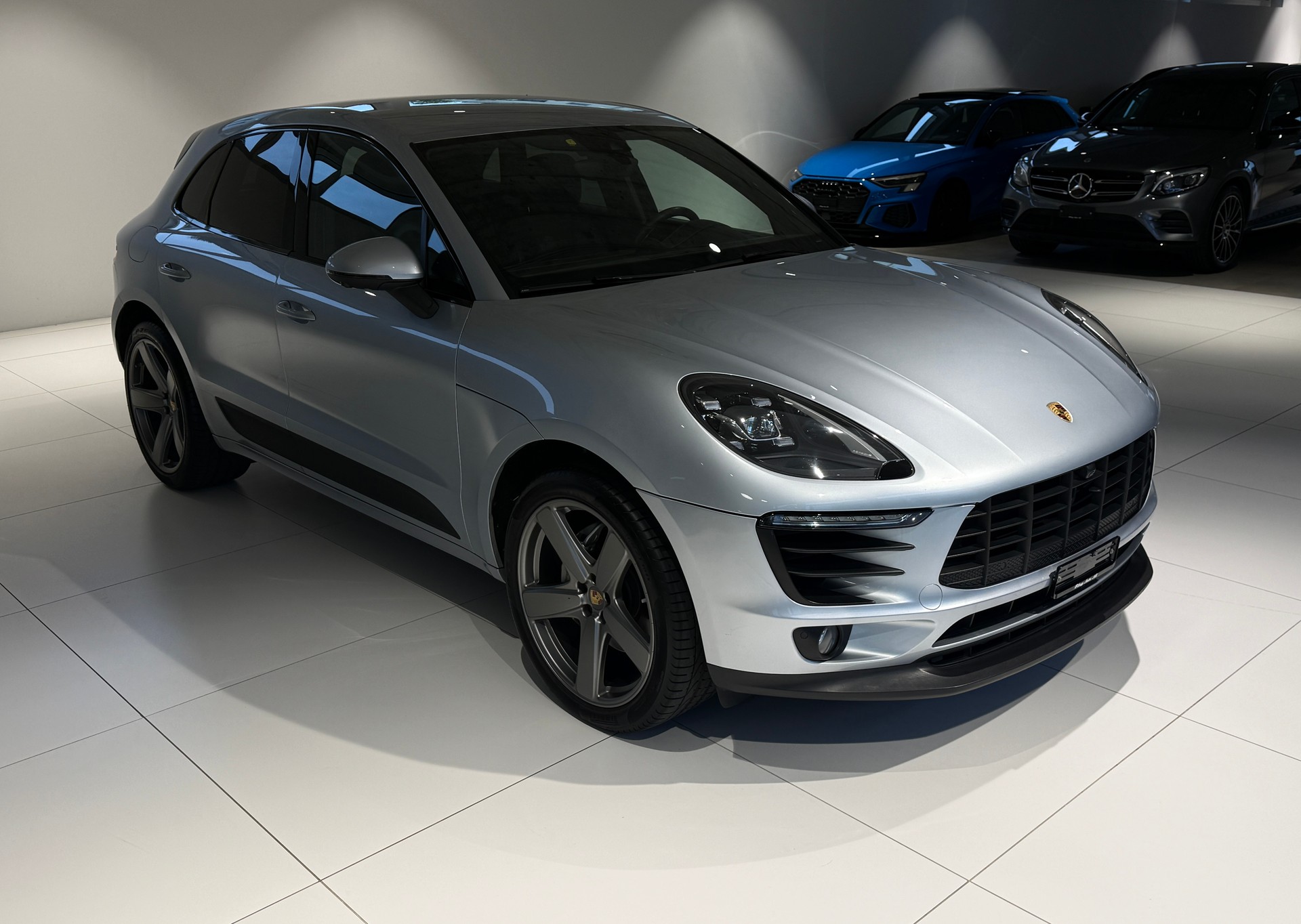 PORSCHE Macan S Diesel PDK / Luftfederung / Apple, Android carplay / 21 Zoll Alu / Distanzregler-image-34