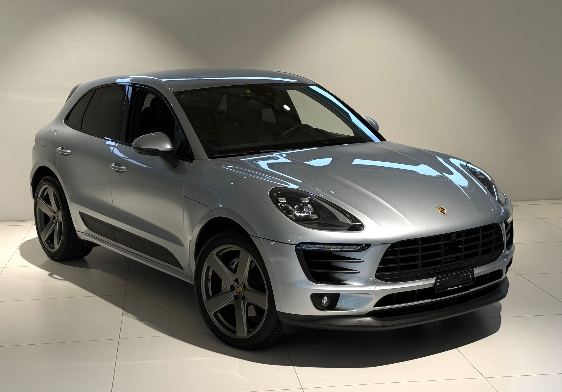 PORSCHE Macan S Diesel PDK / Luftfederung / Apple, Android carplay / 21 Zoll Alu / Distanzregler-image-0