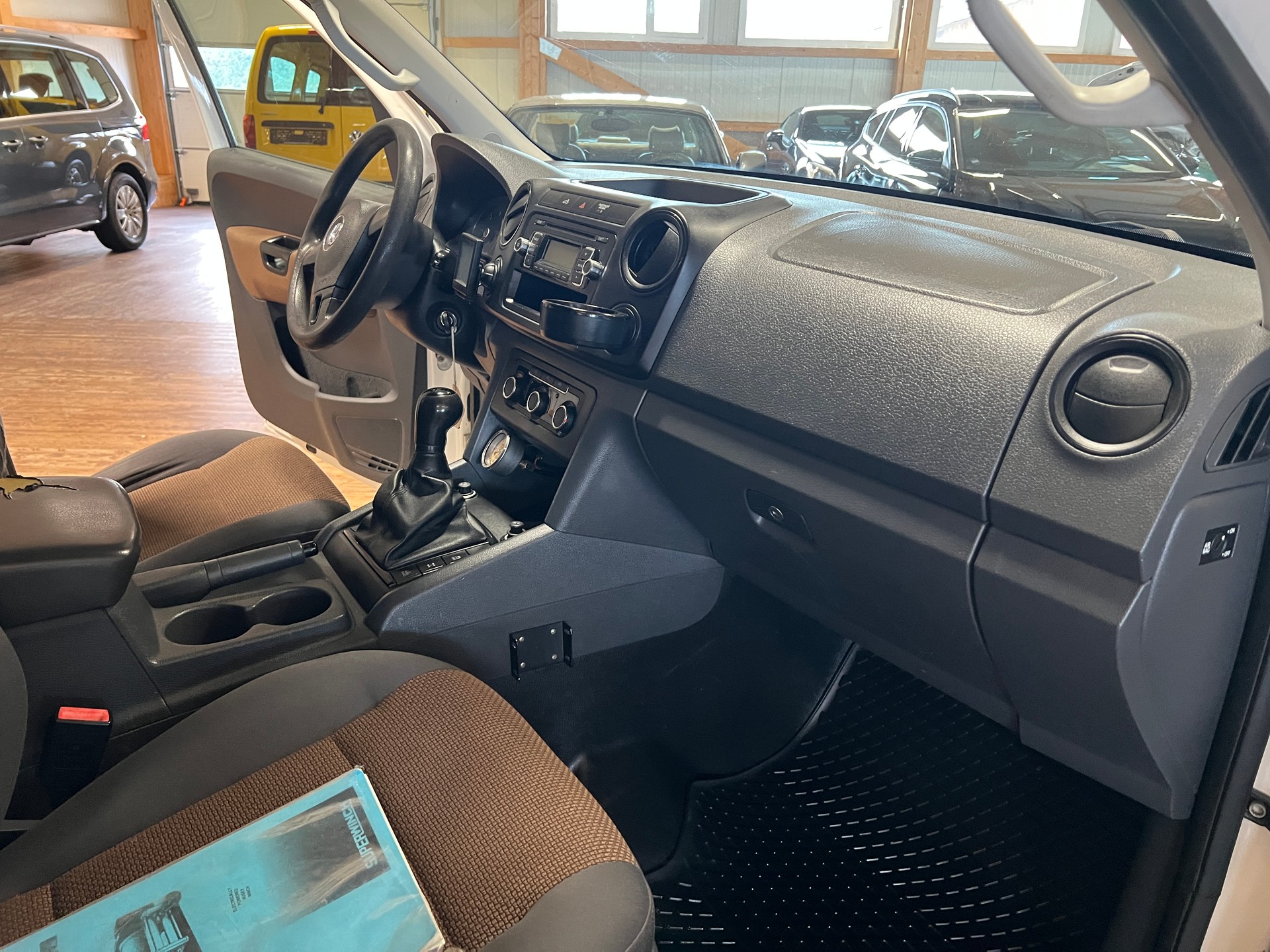 VW Amarok 2.0 BiTDI Trendline 4Motion-image-11