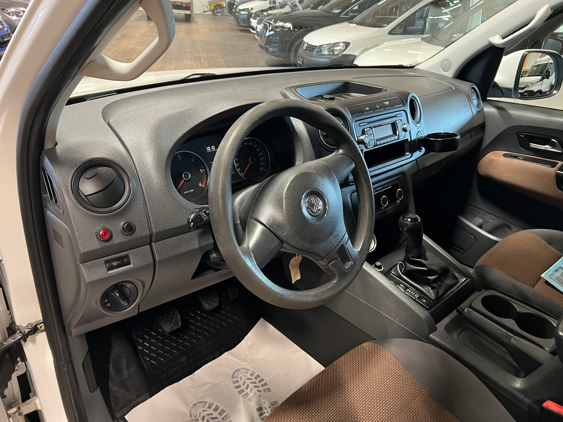 VW Amarok 2.0 BiTDI Trendline 4Motion-image-9