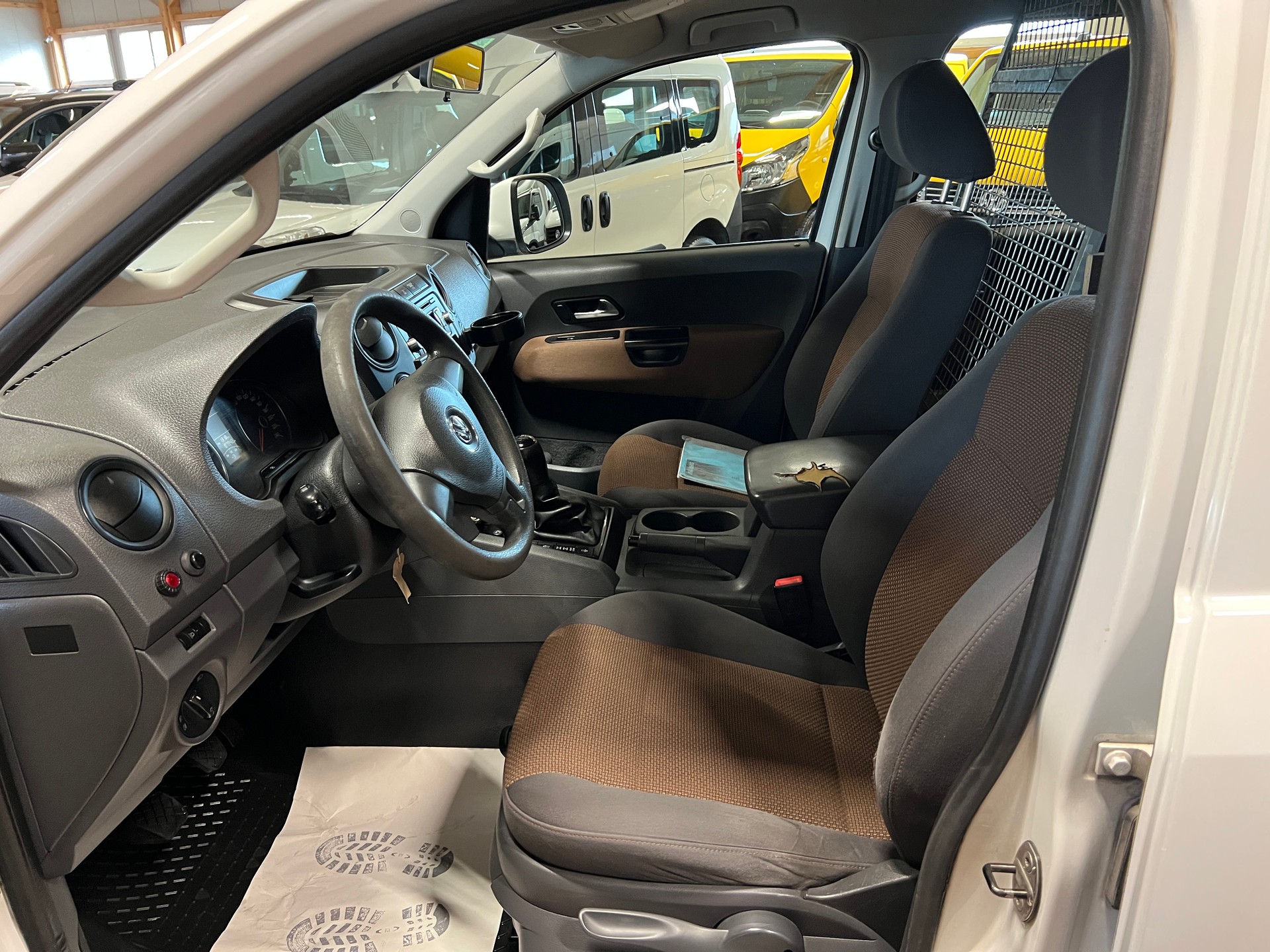 VW Amarok 2.0 BiTDI Trendline 4Motion-image-8
