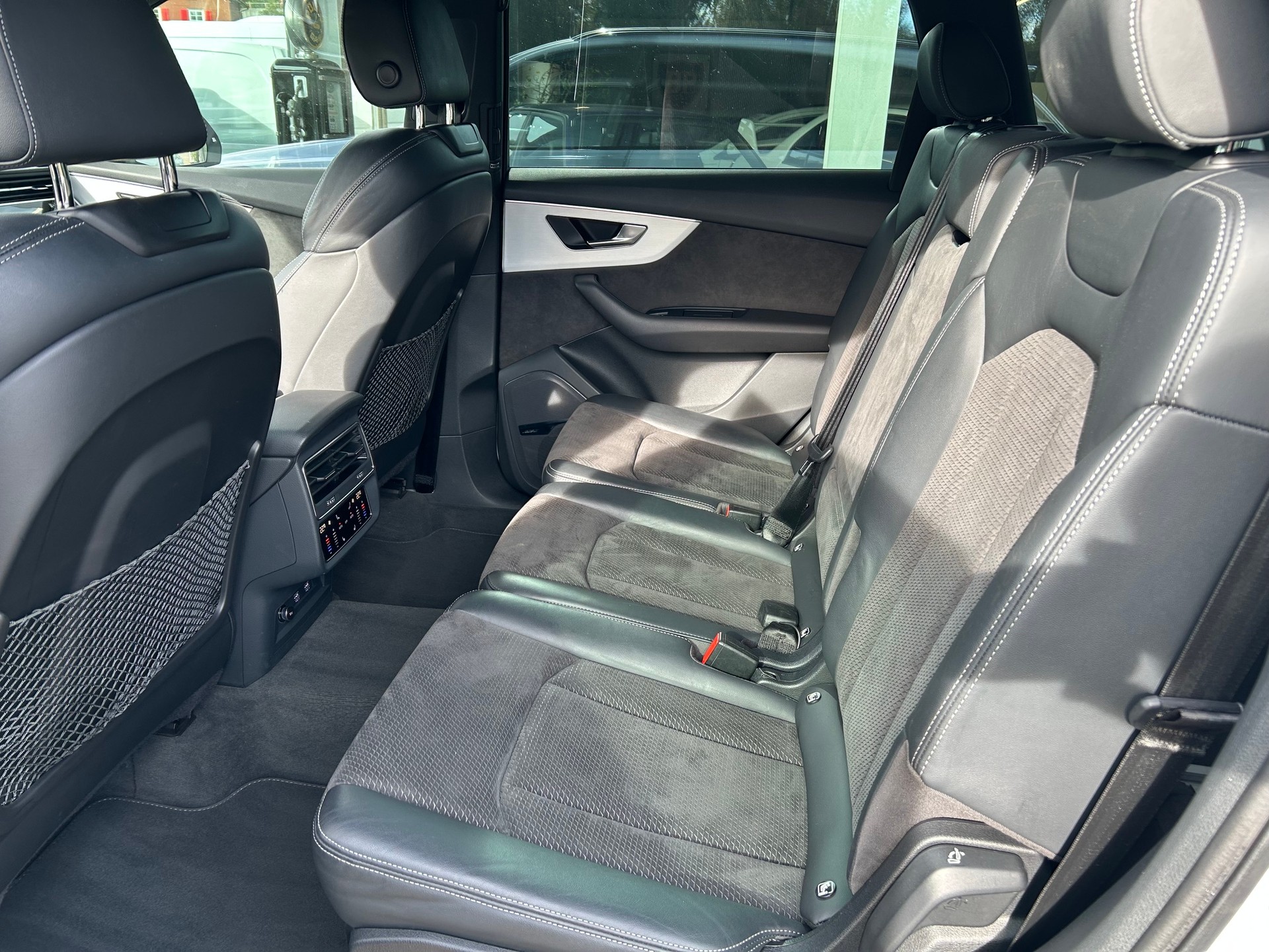 AUDI Q7 50 TDI quattro S Line tiptronic-image-11