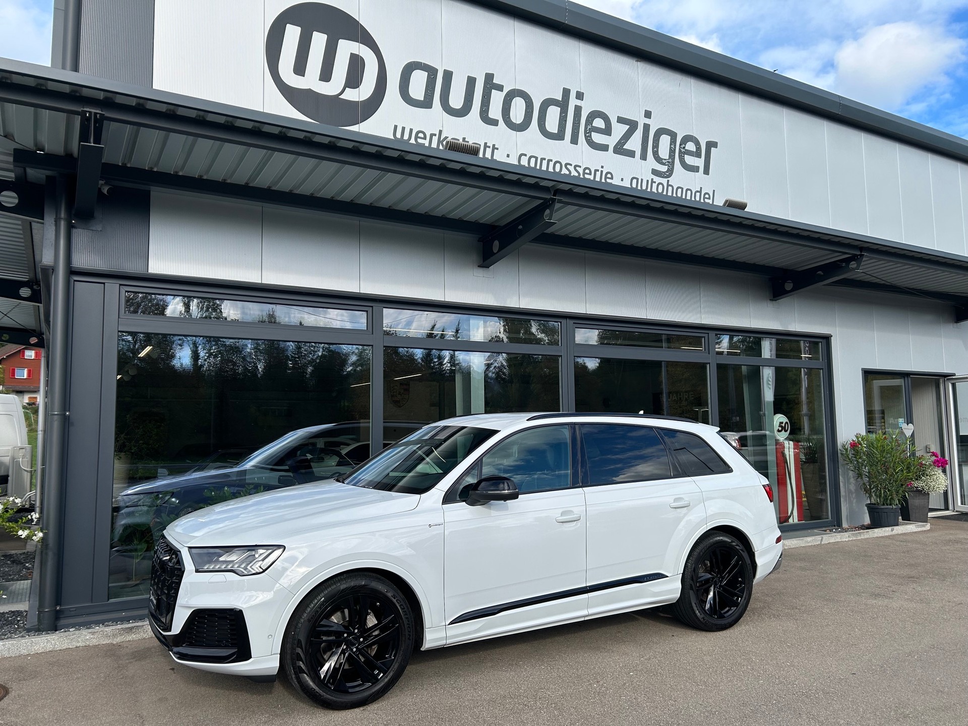 AUDI Q7 50 TDI quattro S Line tiptronic-image-0