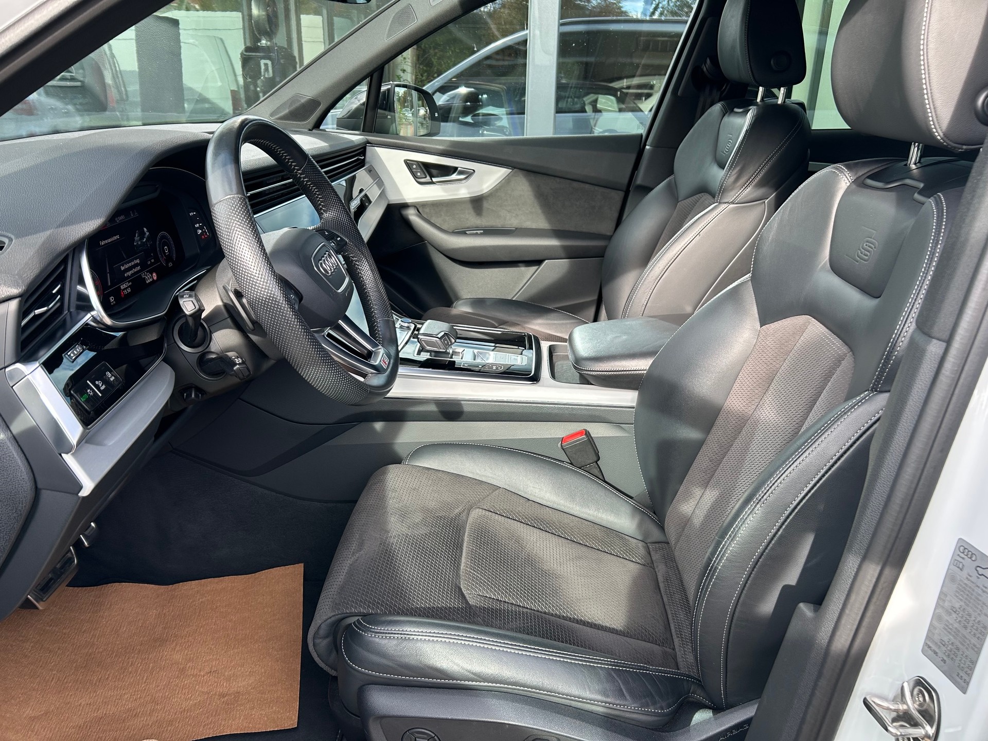 AUDI Q7 50 TDI quattro S Line tiptronic-image-8