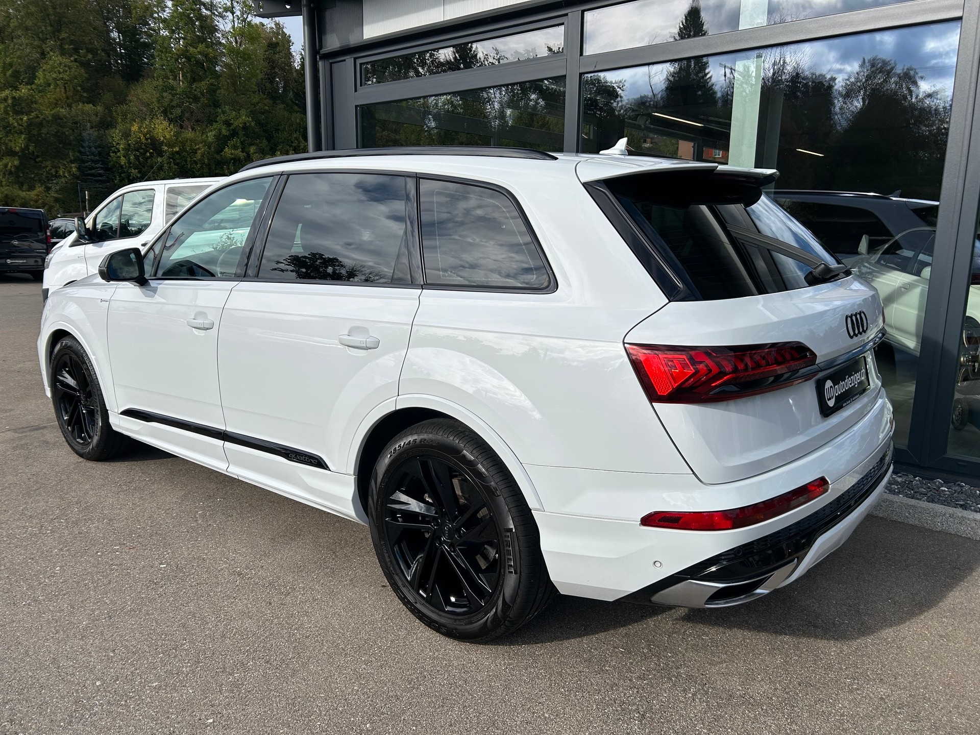 AUDI Q7 50 TDI quattro S Line tiptronic-image-4