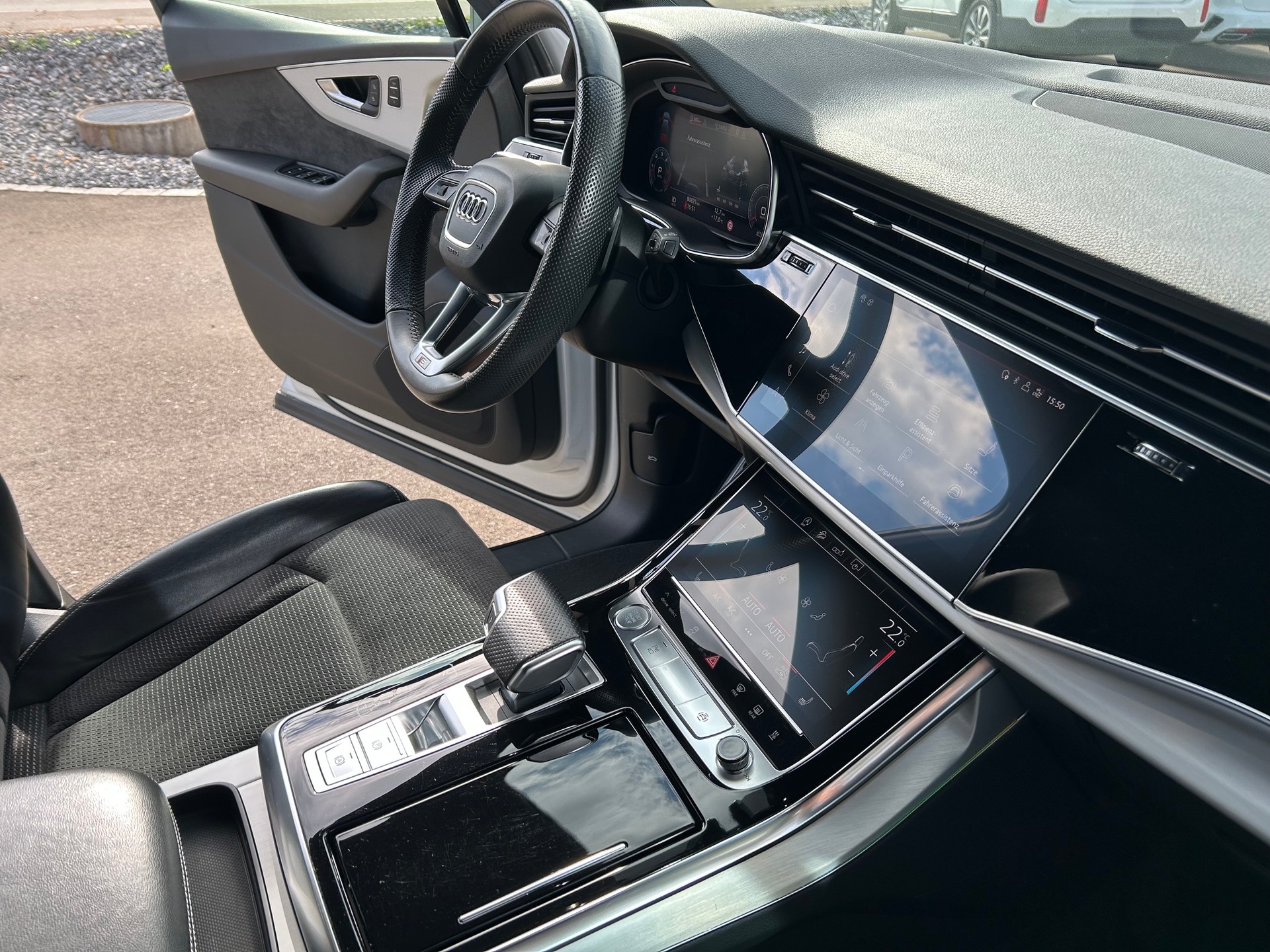 AUDI Q7 50 TDI quattro S Line tiptronic-image-12