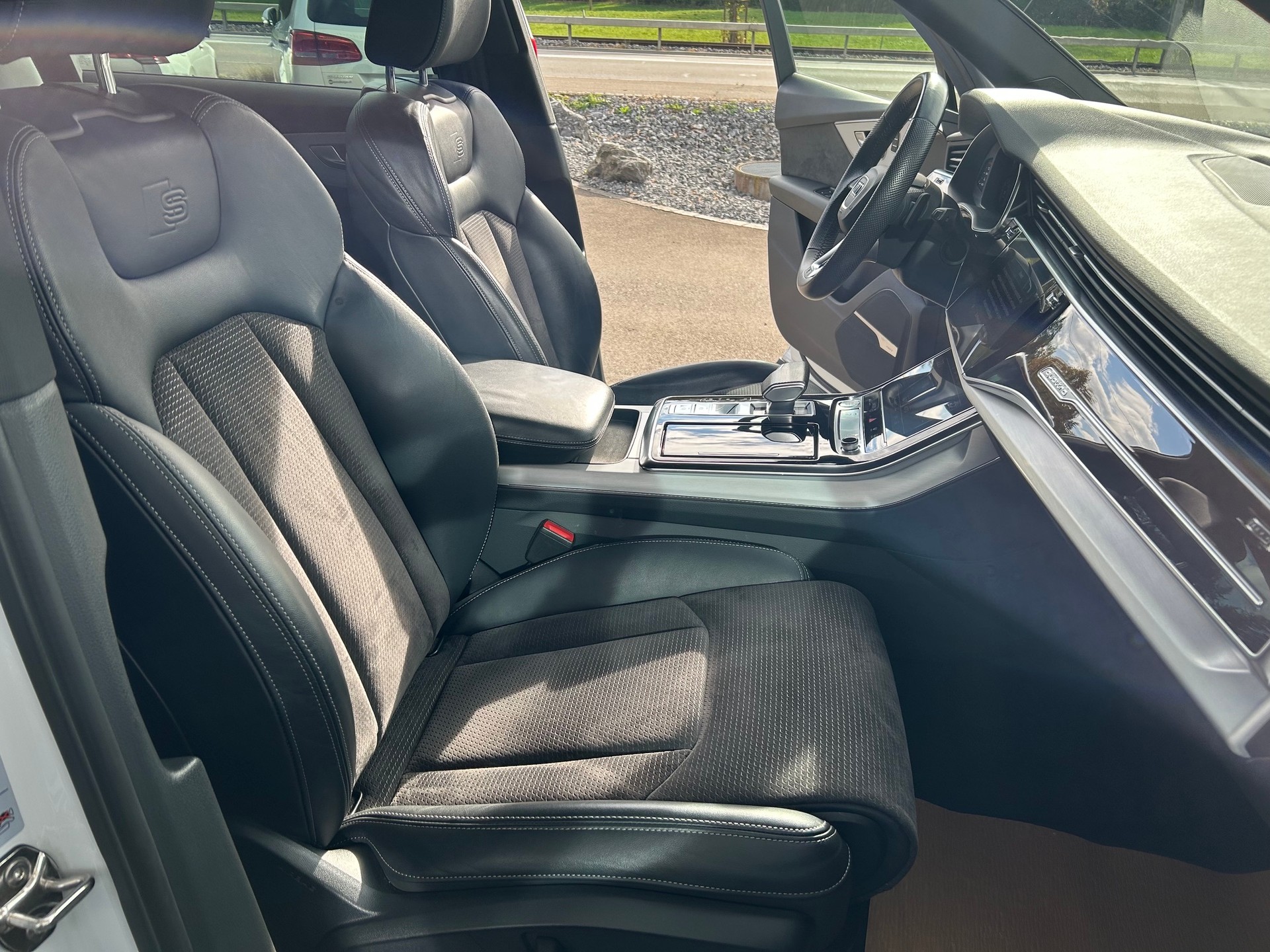 AUDI Q7 50 TDI quattro S Line tiptronic-image-10