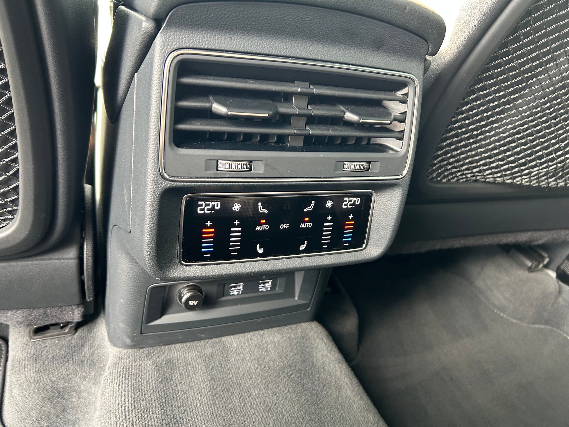 AUDI Q7 50 TDI quattro S Line tiptronic-image-13