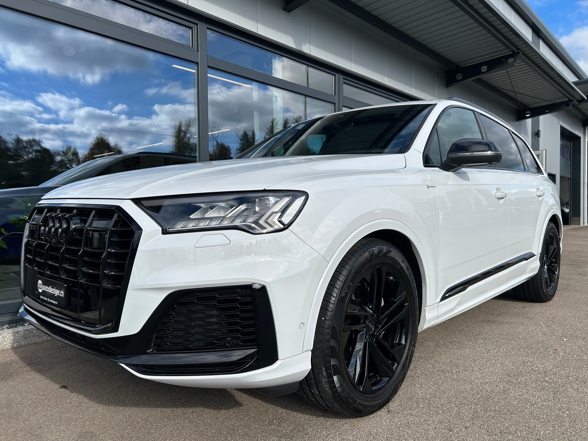 AUDI Q7 50 TDI quattro S Line tiptronic-image-3