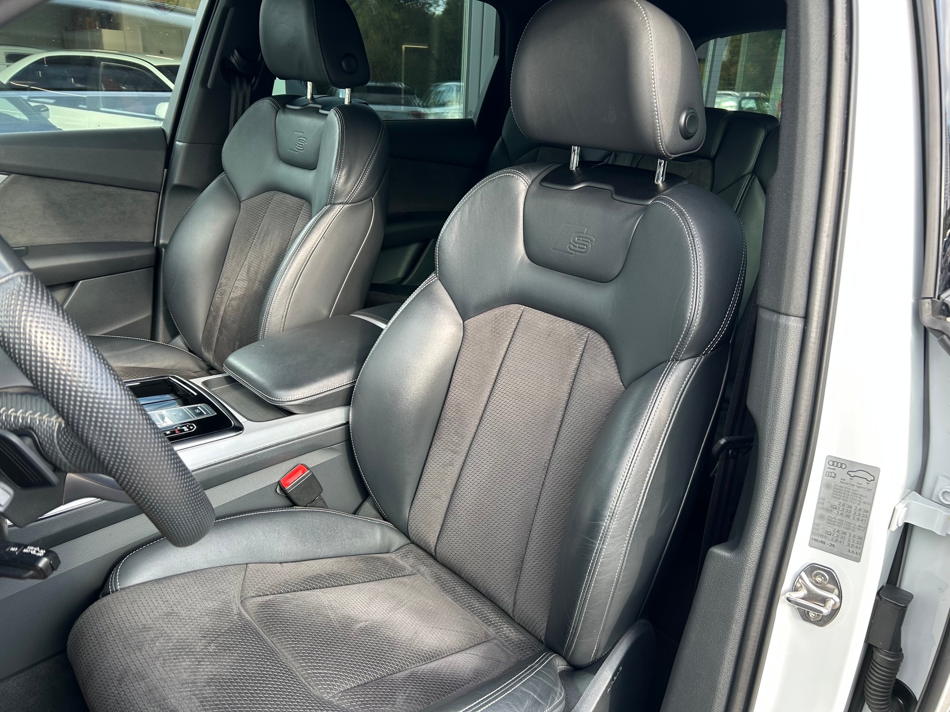 AUDI Q7 50 TDI quattro S Line tiptronic-image-9