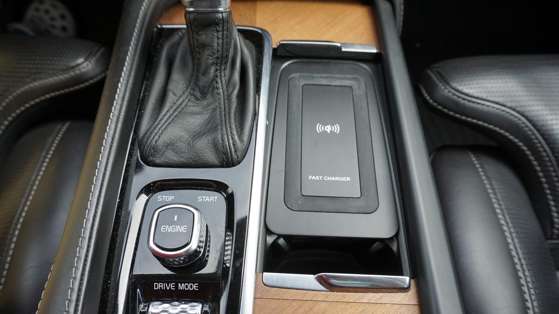VOLVO 2.0 D5 Inscription 7P. AWD-image-16