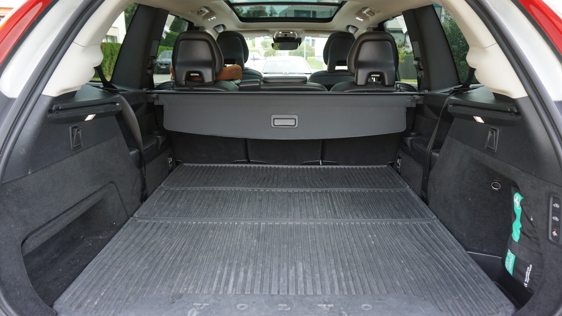 VOLVO 2.0 D5 Inscription 7P. AWD-image-13