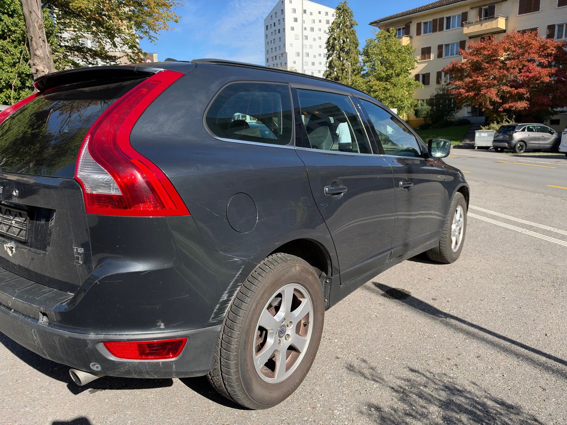 VOLVO XC60 T6 AWD Momentum Geartronic-image-5