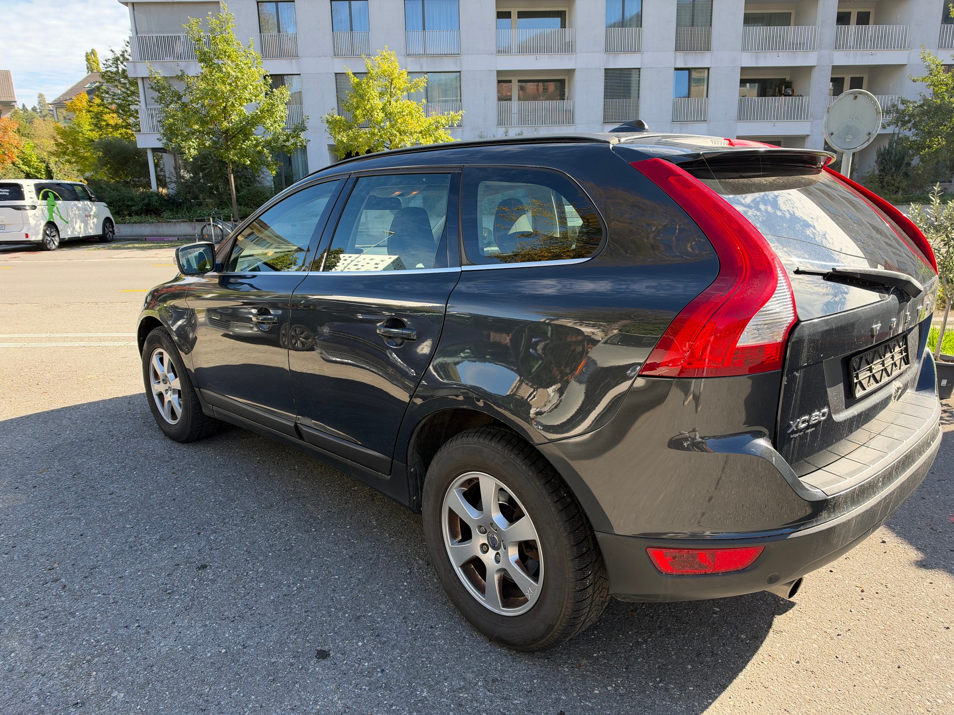 VOLVO XC60 T6 AWD Momentum Geartronic-image-2