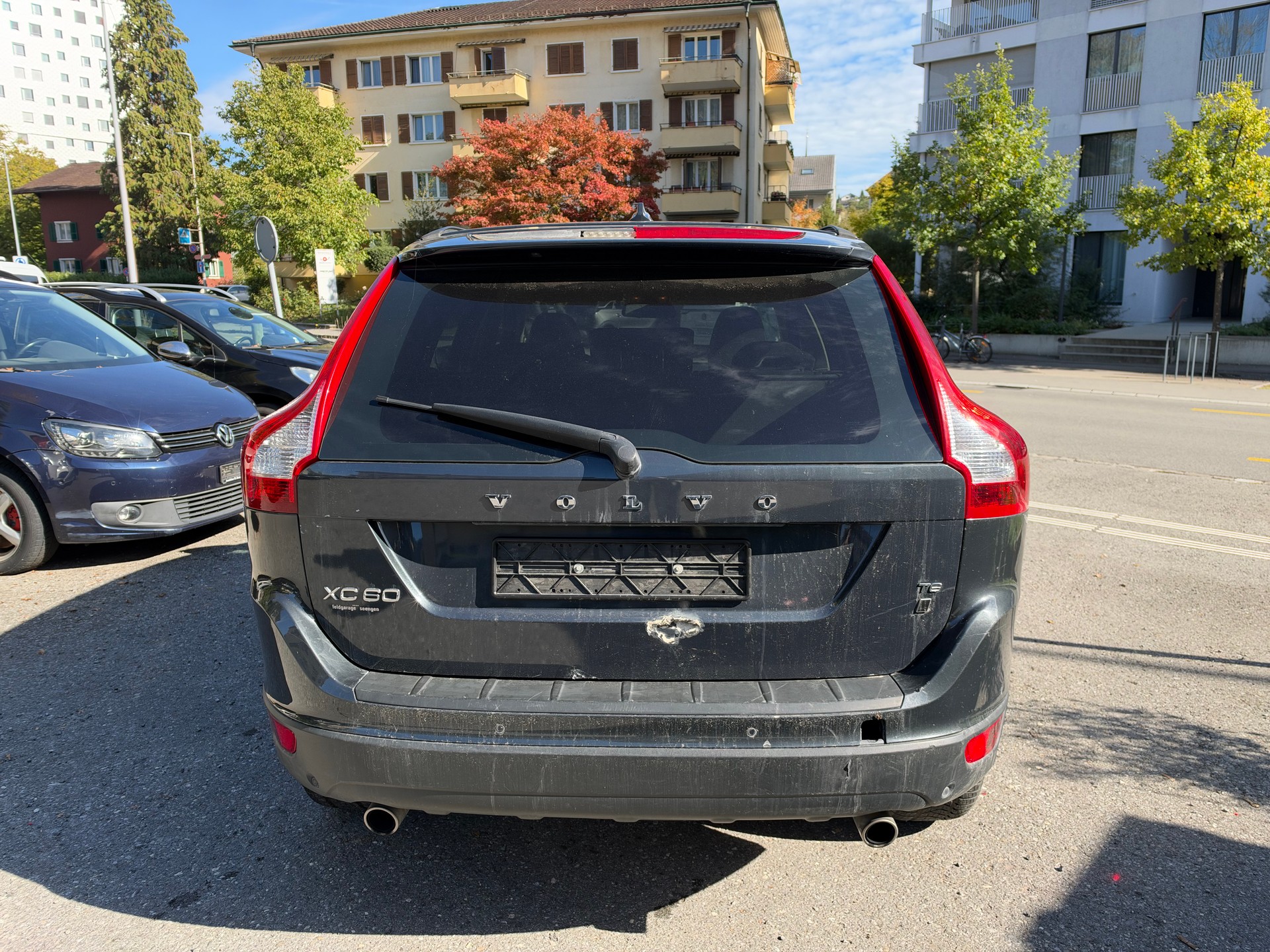 VOLVO XC60 T6 AWD Momentum Geartronic-image-3