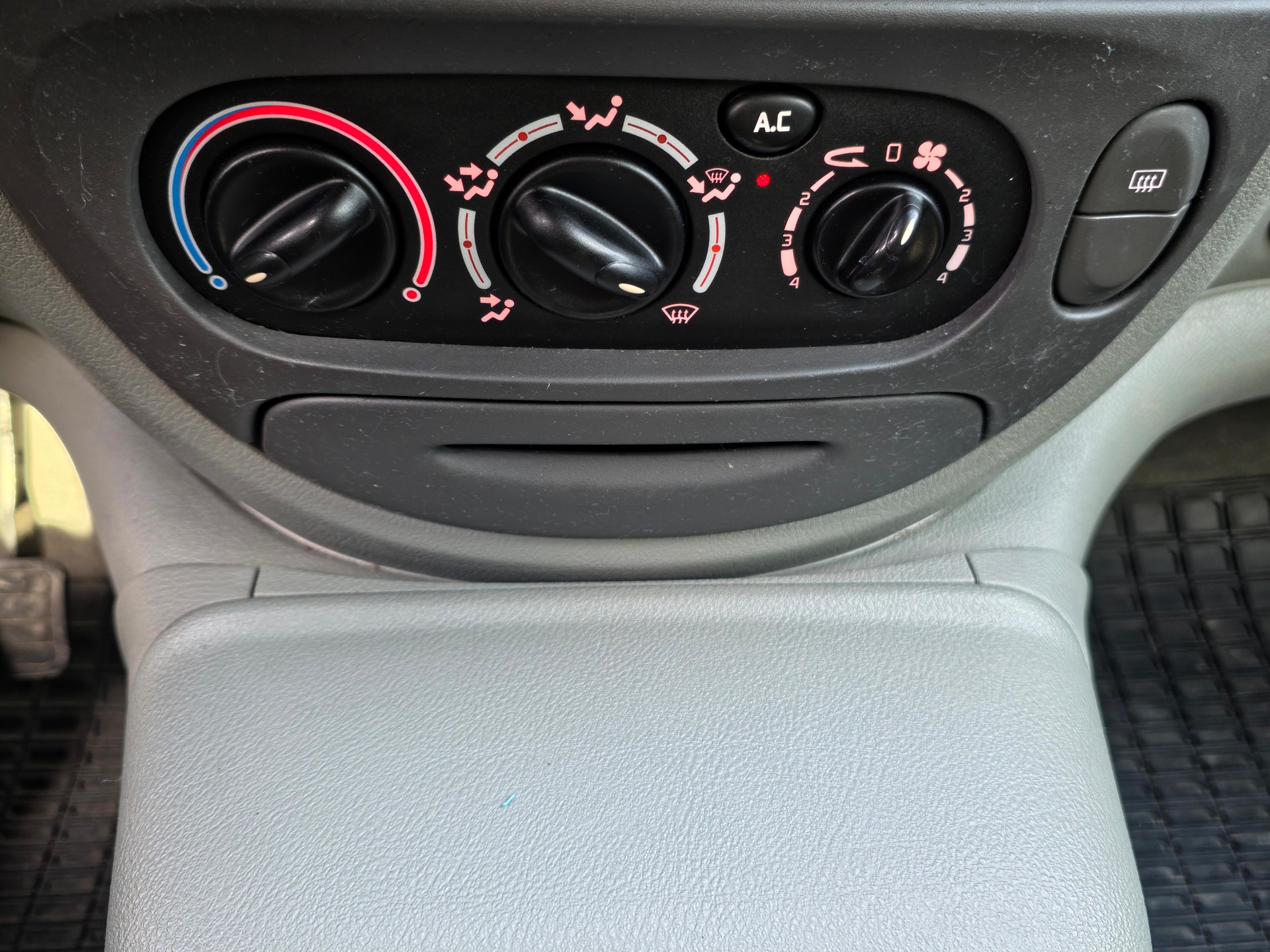 RENAULT Scénic 1.6 16V Privilège Automatic-image-7
