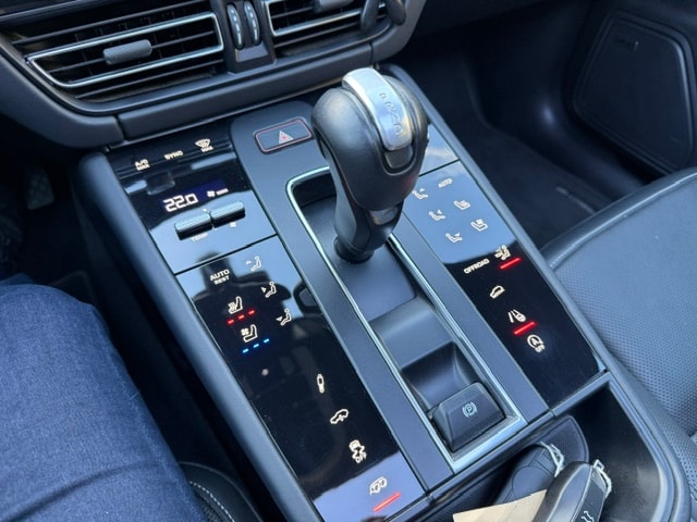 PORSCHE Macan GTS PDK-image-14