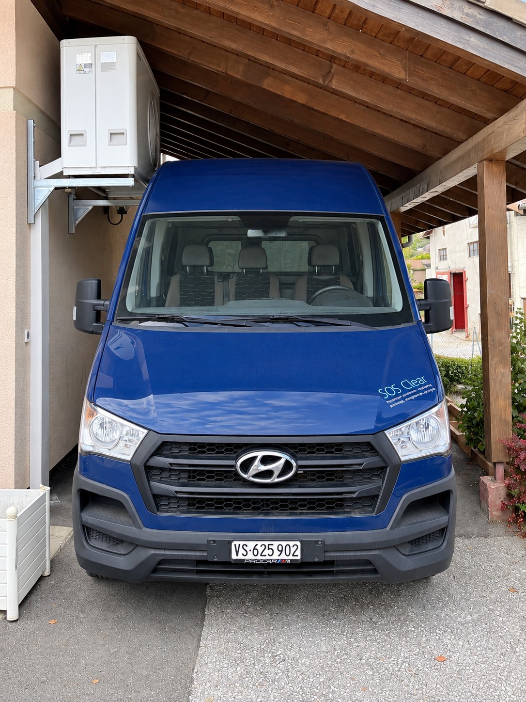 HYUNDAI 2.5 CRDI Amplia-image-2