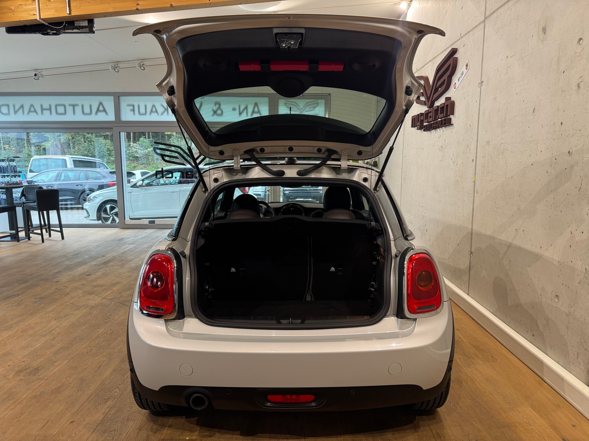 MINI Cooper ☆ CH-FZG ☆ PANORAMA ☆ NAVI ☆ RÜCKFAHRKAMERA ☆ ABSTANDSTEMPOMAT-image-12