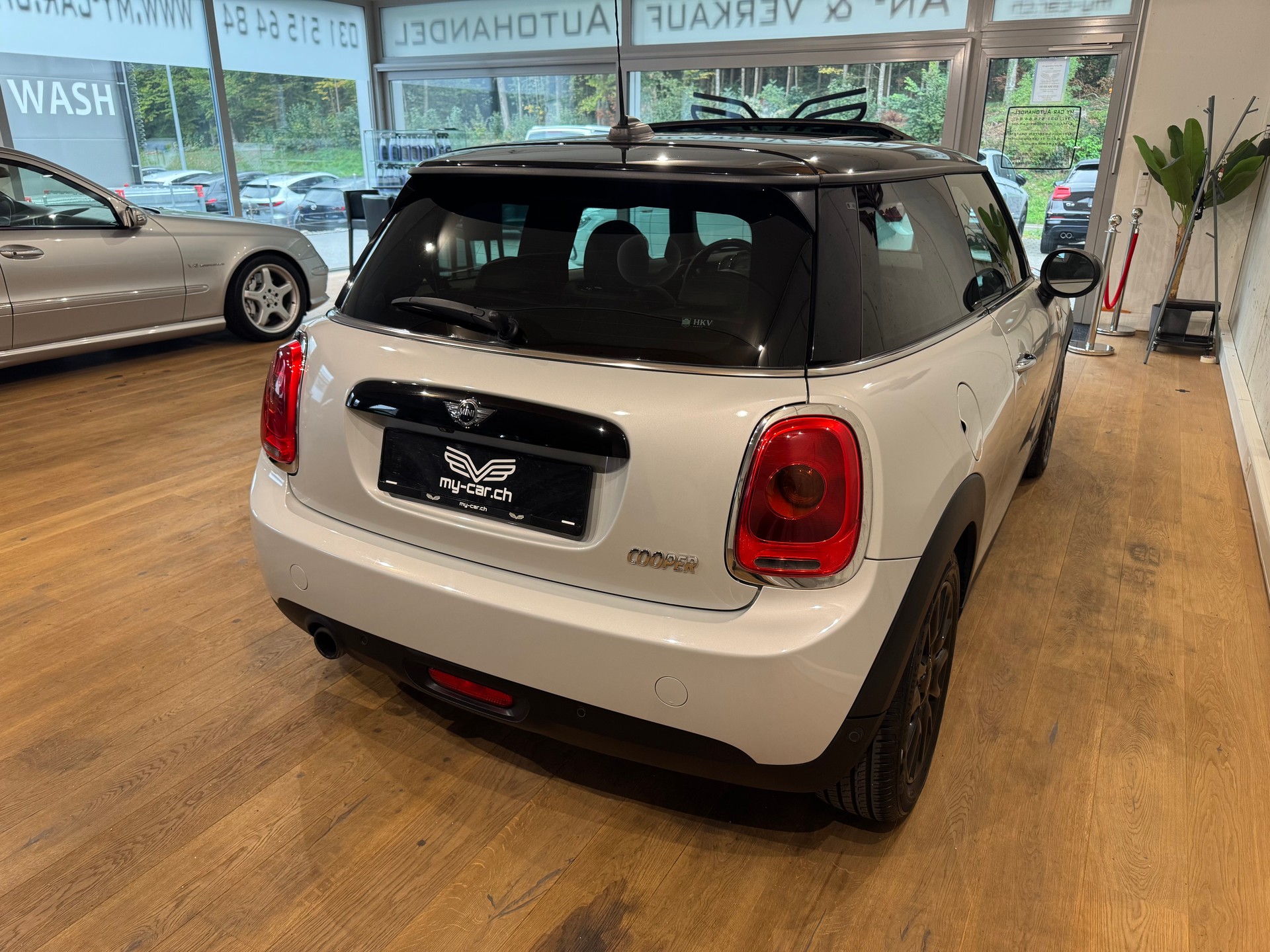 MINI Cooper ☆ CH-FZG ☆ PANORAMA ☆ NAVI ☆ RÜCKFAHRKAMERA ☆ ABSTANDSTEMPOMAT-image-15