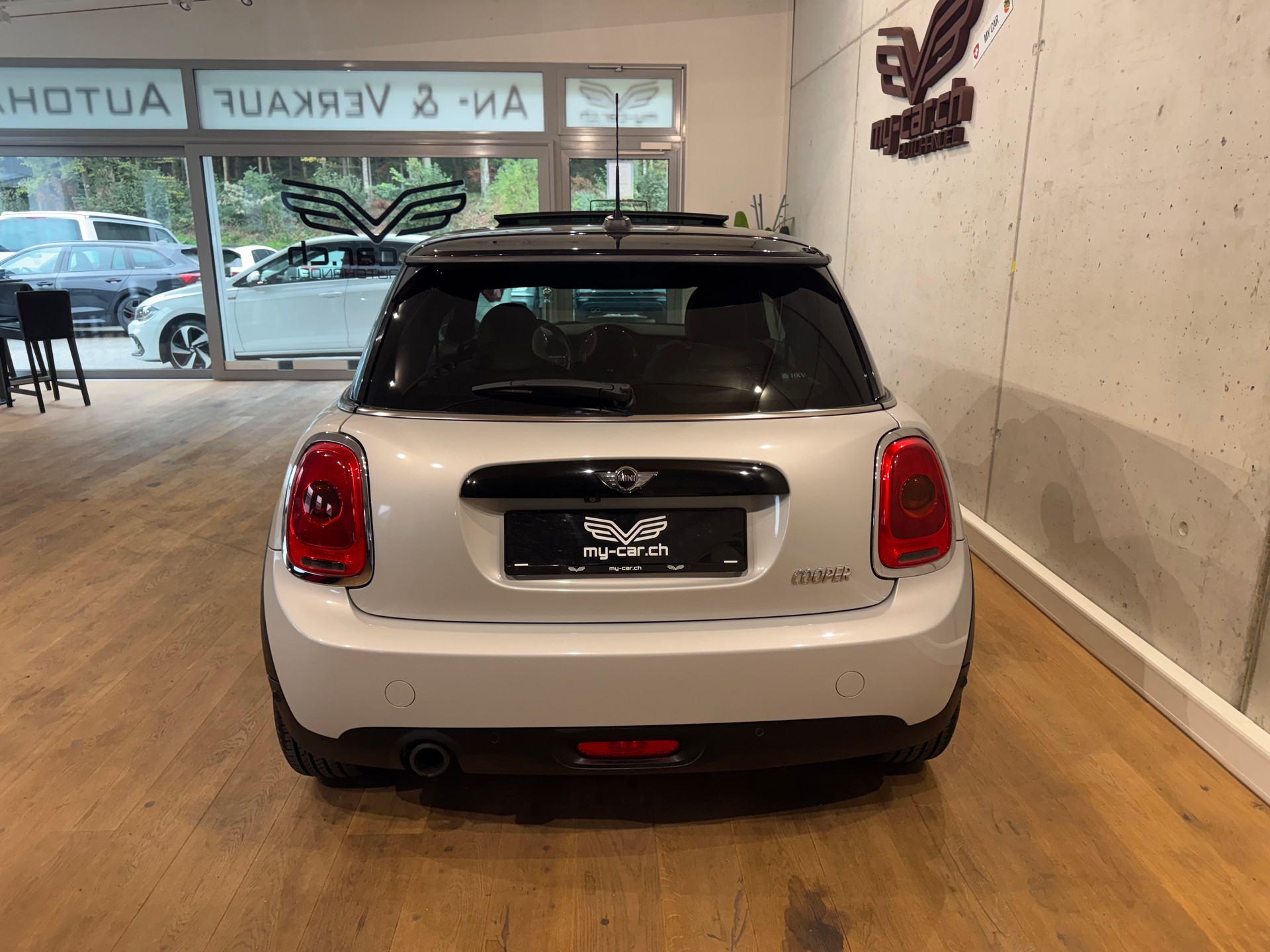 MINI Cooper ☆ CH-FZG ☆ PANORAMA ☆ NAVI ☆ RÜCKFAHRKAMERA ☆ ABSTANDSTEMPOMAT-image-13