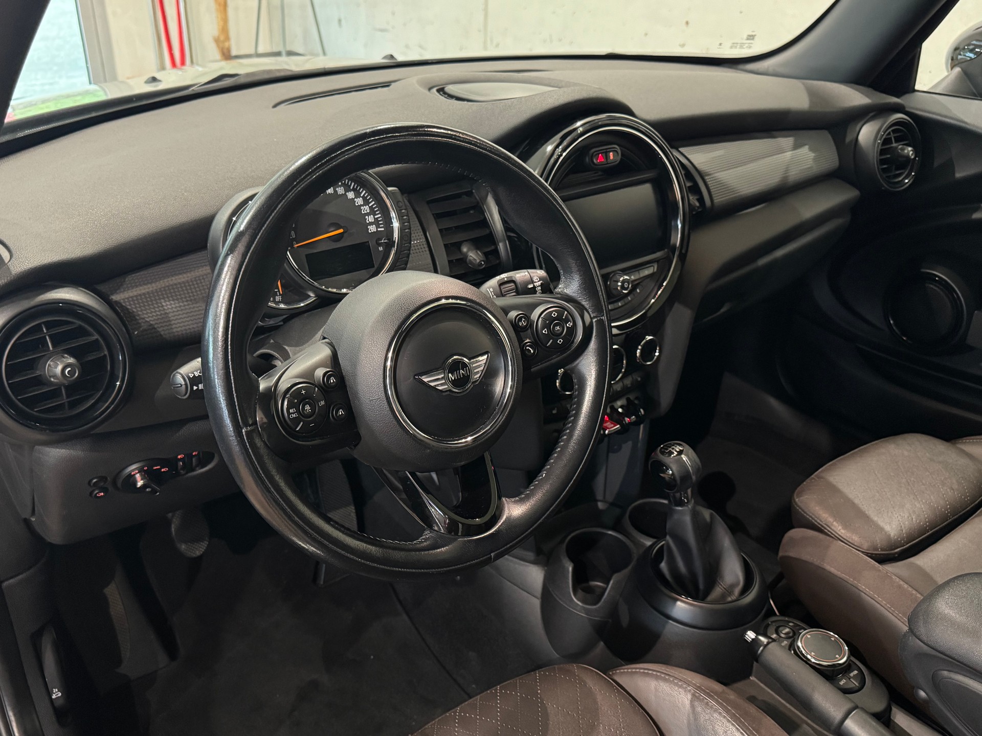 MINI Cooper ☆ CH-FZG ☆ PANORAMA ☆ NAVI ☆ RÜCKFAHRKAMERA ☆ ABSTANDSTEMPOMAT-image-21