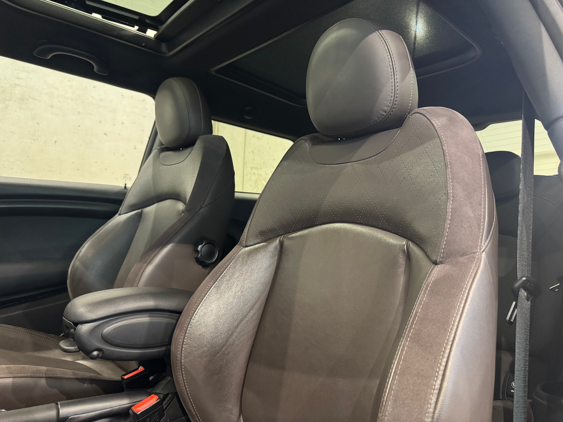 MINI Cooper ☆ CH-FZG ☆ PANORAMA ☆ NAVI ☆ RÜCKFAHRKAMERA ☆ ABSTANDSTEMPOMAT-image-22