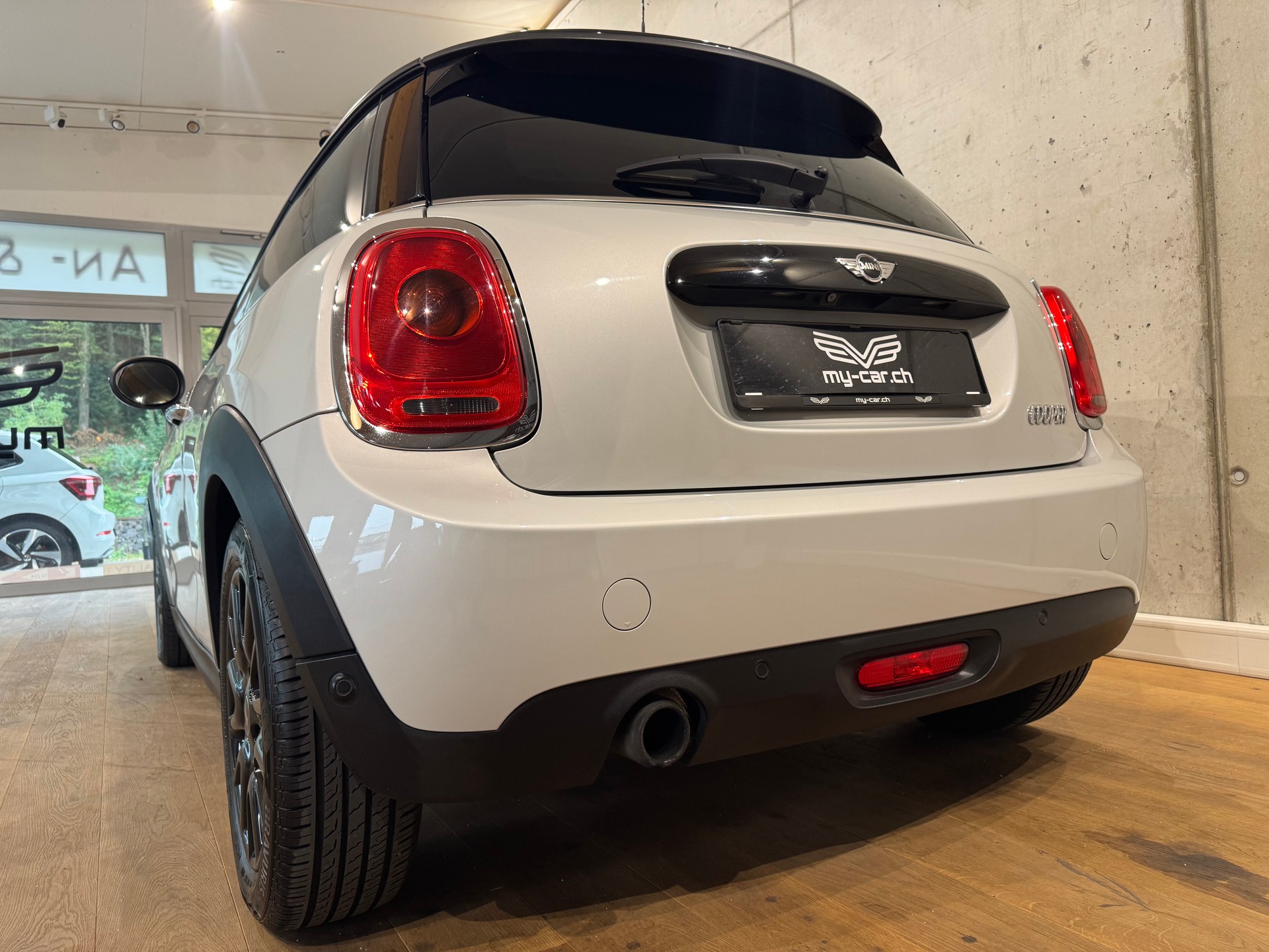 MINI Cooper ☆ CH-FZG ☆ PANORAMA ☆ NAVI ☆ RÜCKFAHRKAMERA ☆ ABSTANDSTEMPOMAT-image-9