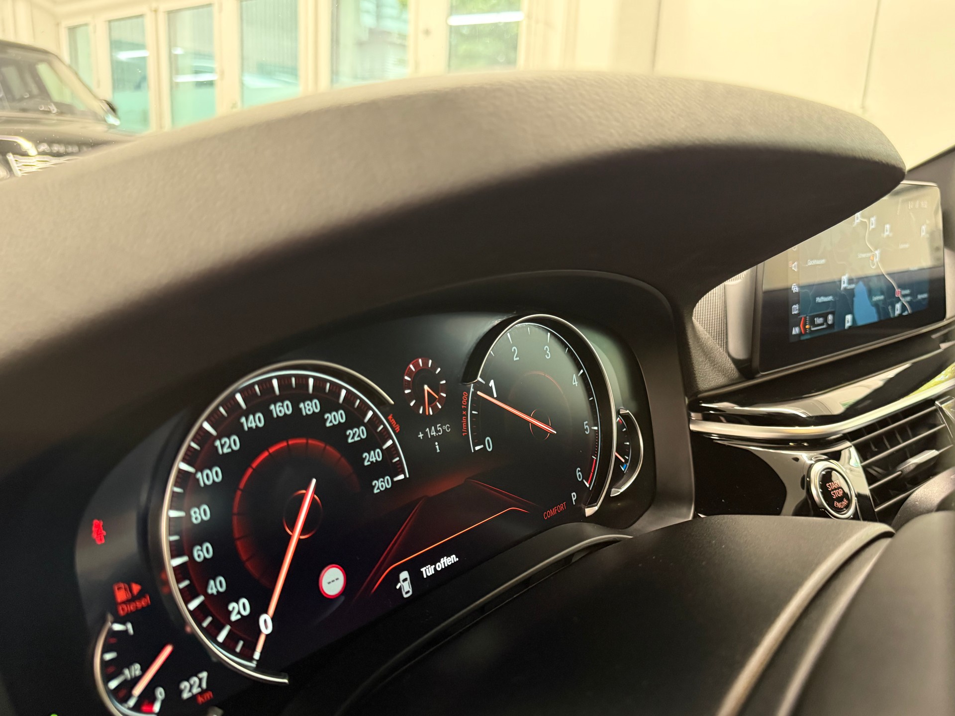 BMW 530d xDrive M-Paket Steptronic-image-14