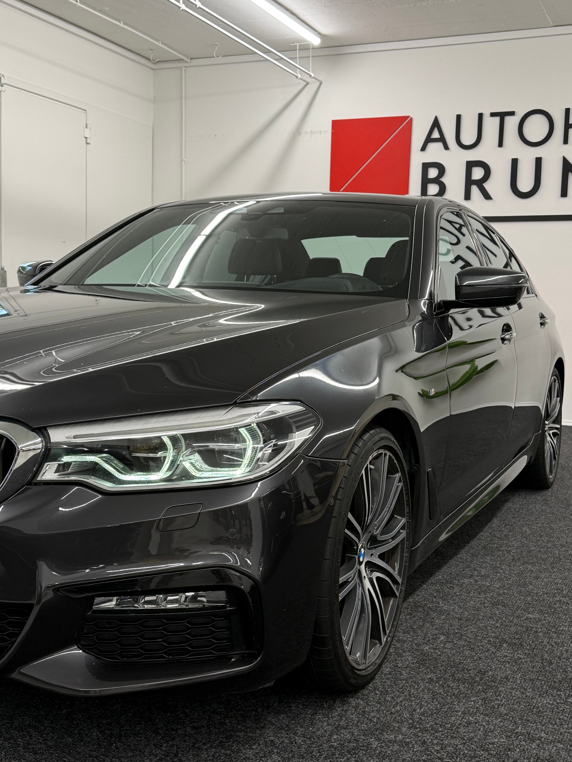 BMW 530d xDrive M-Paket Steptronic-image-9