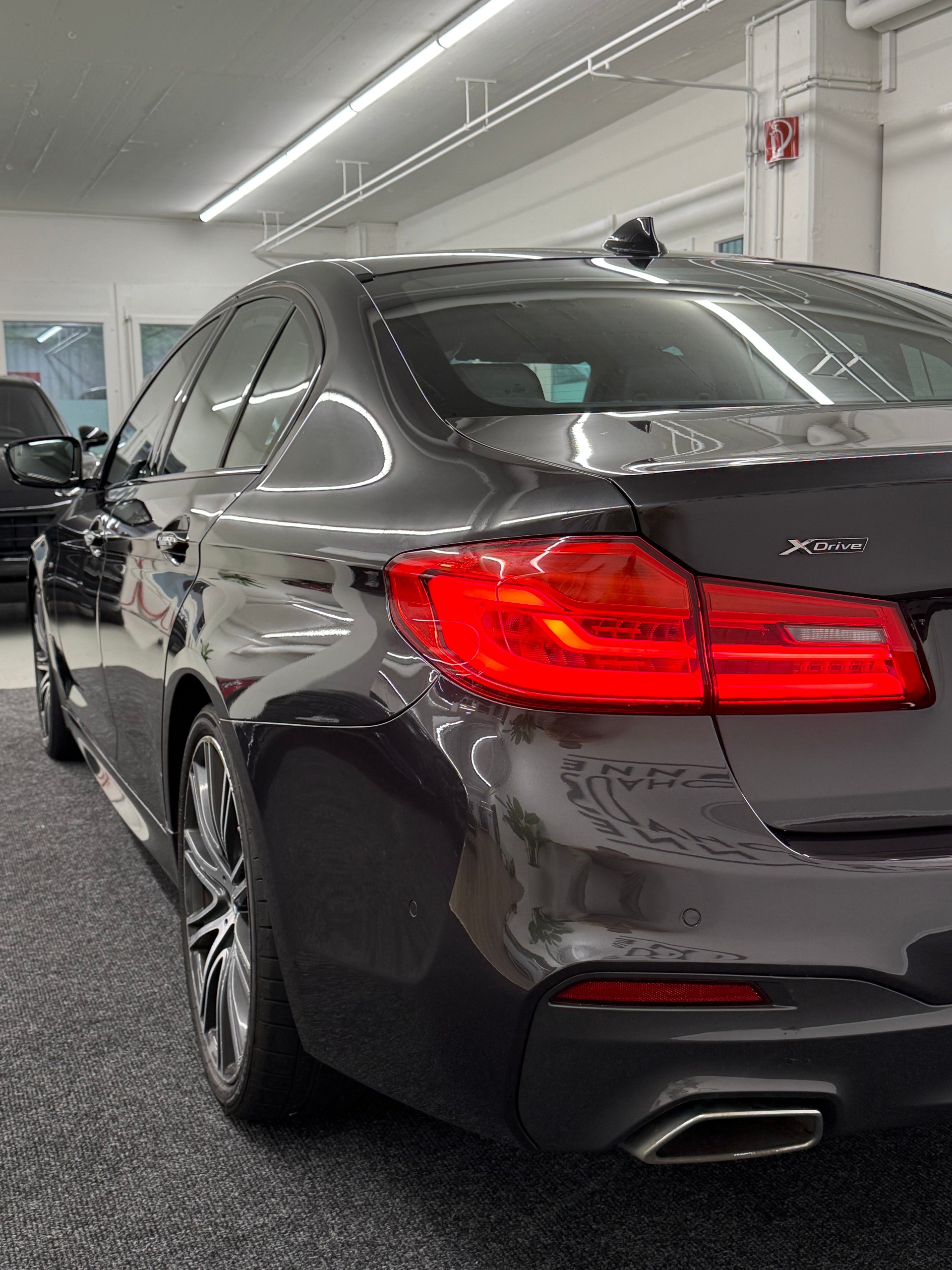 BMW 530d xDrive M-Paket Steptronic-image-8