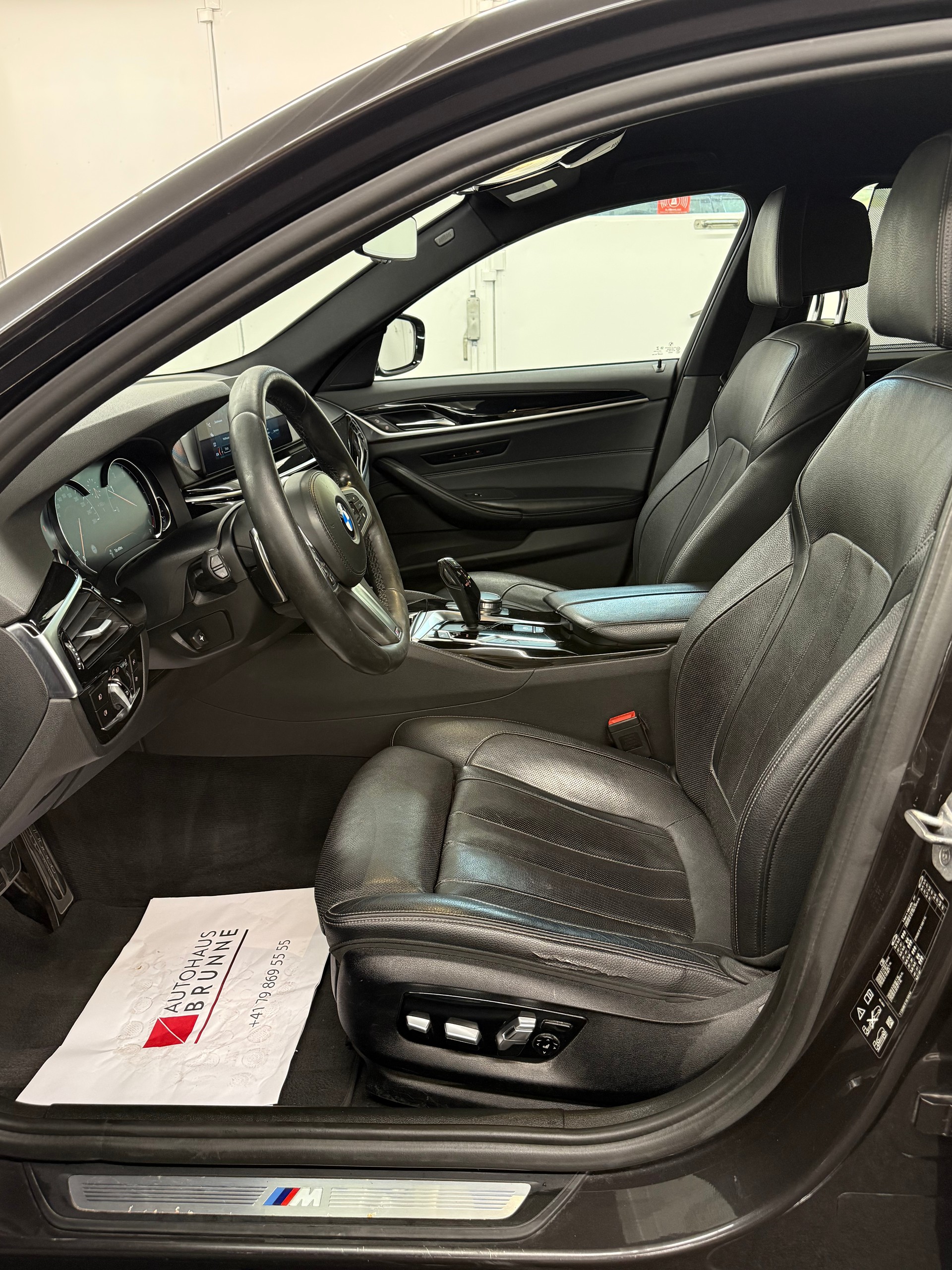 BMW 530d xDrive M-Paket Steptronic-image-16
