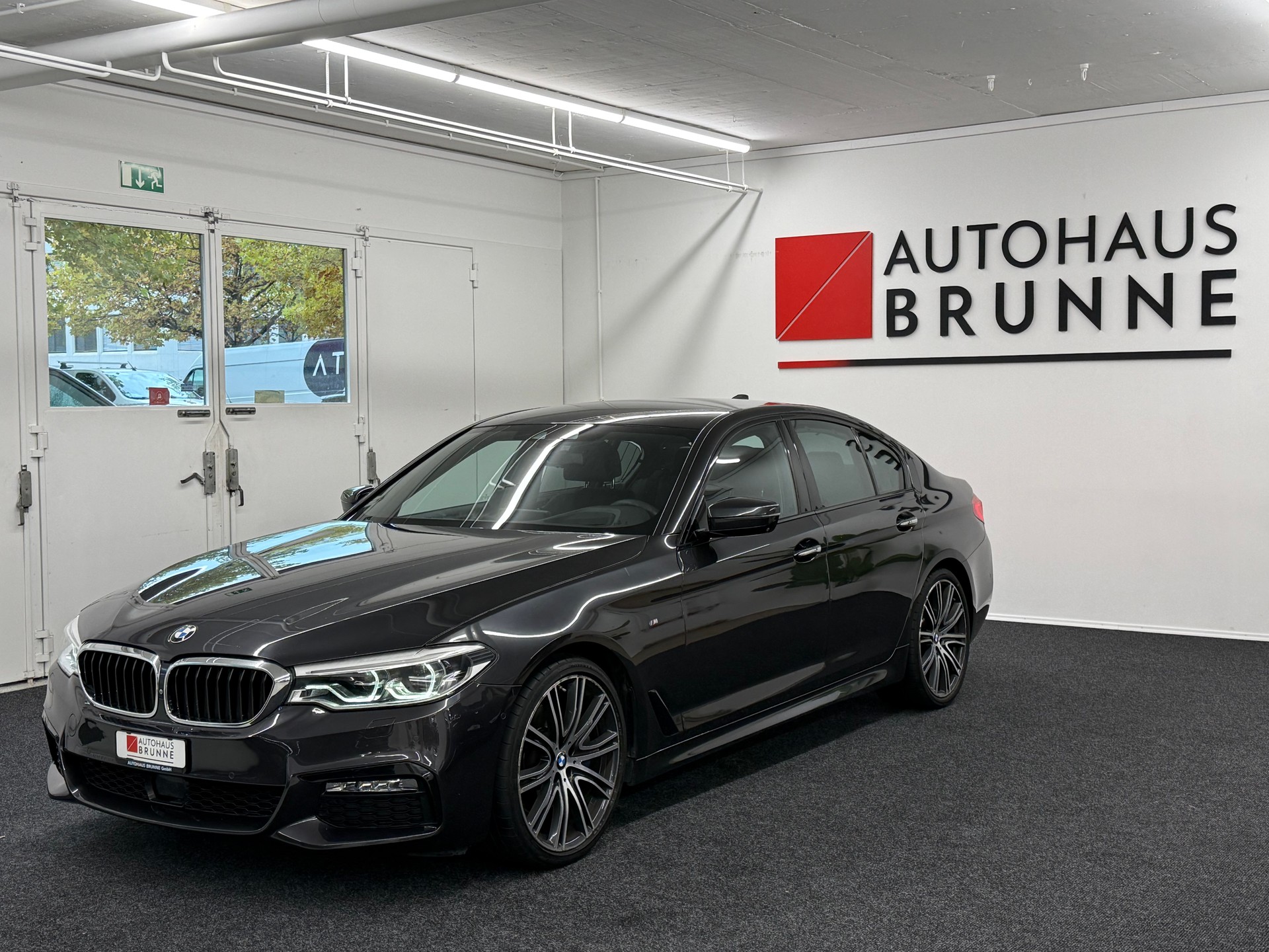 BMW 530d xDrive M-Paket Steptronic-image-0