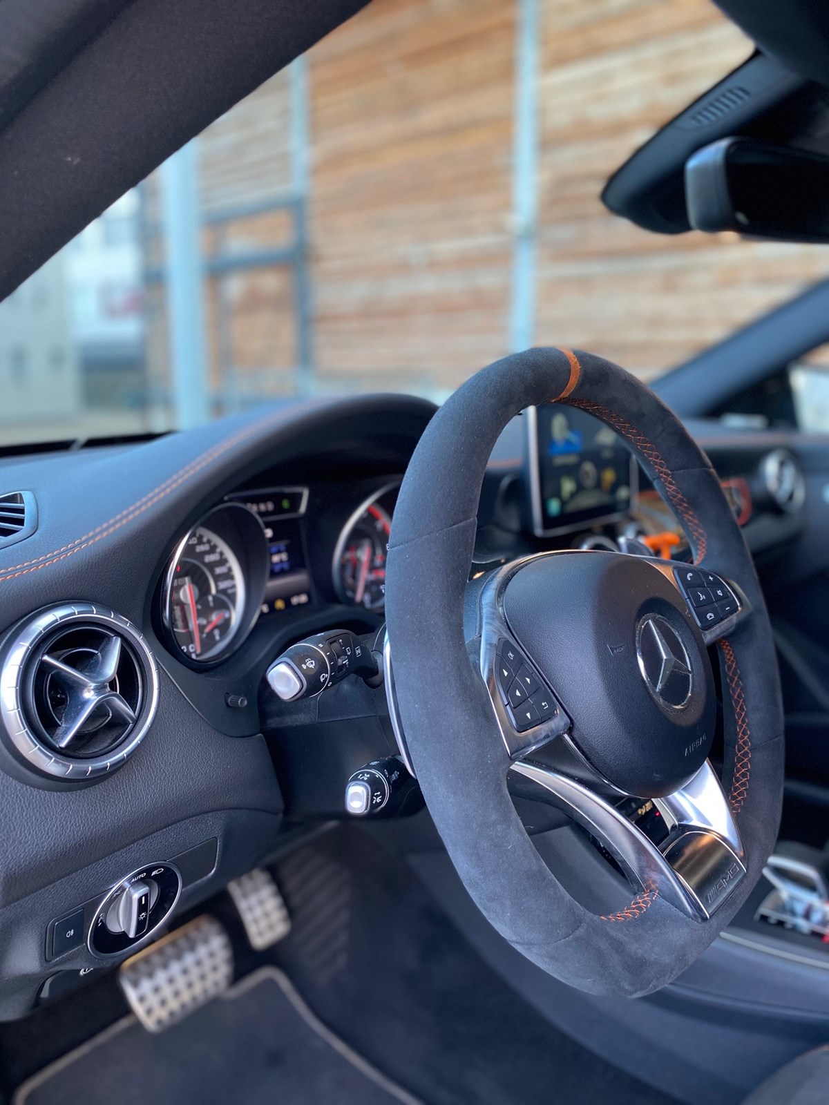 MERCEDES-BENZ CLA Shooting Brake 45 AMG 4Matic Speedshift-image-12