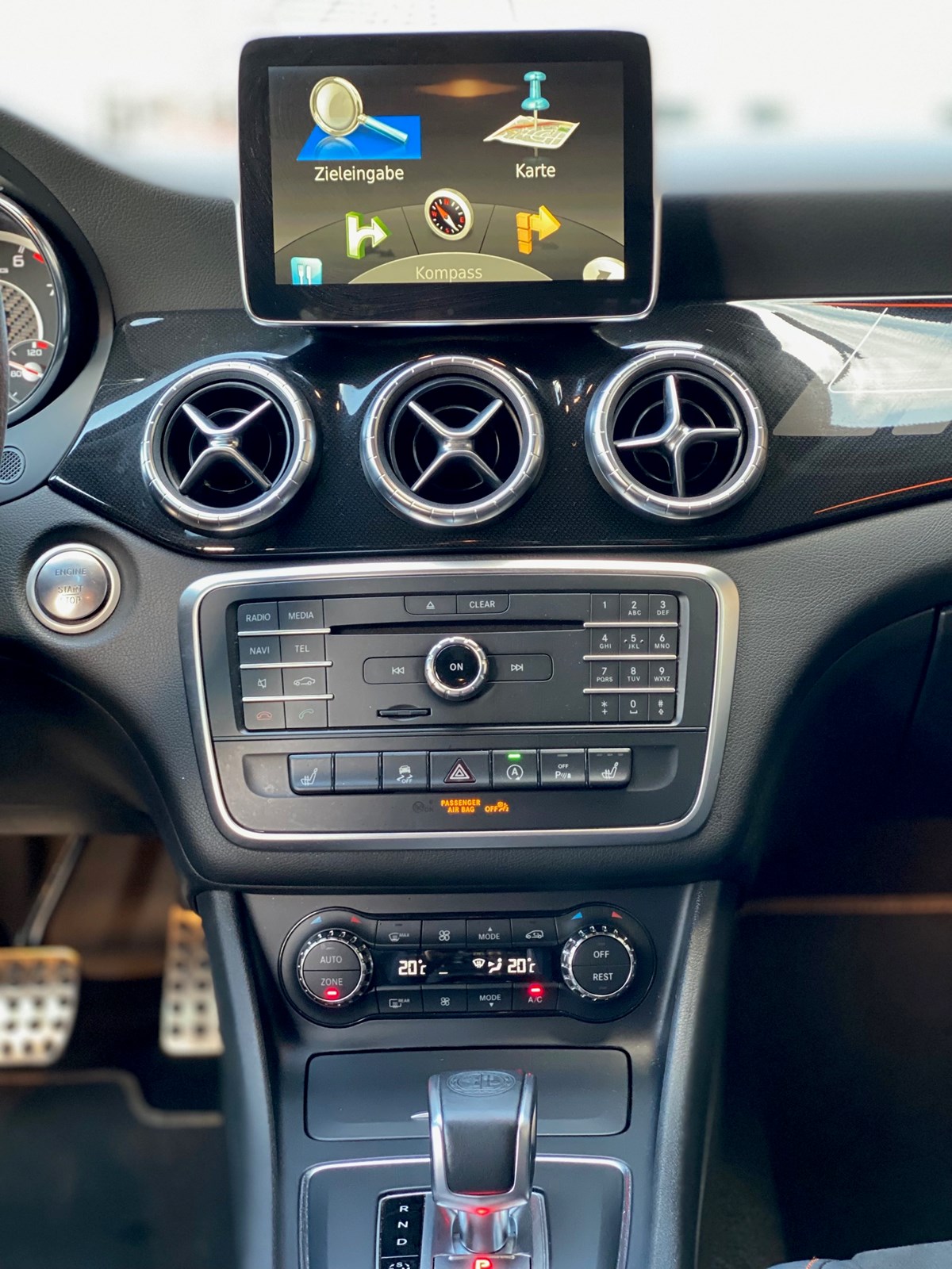 MERCEDES-BENZ CLA Shooting Brake 45 AMG 4Matic Speedshift-image-16