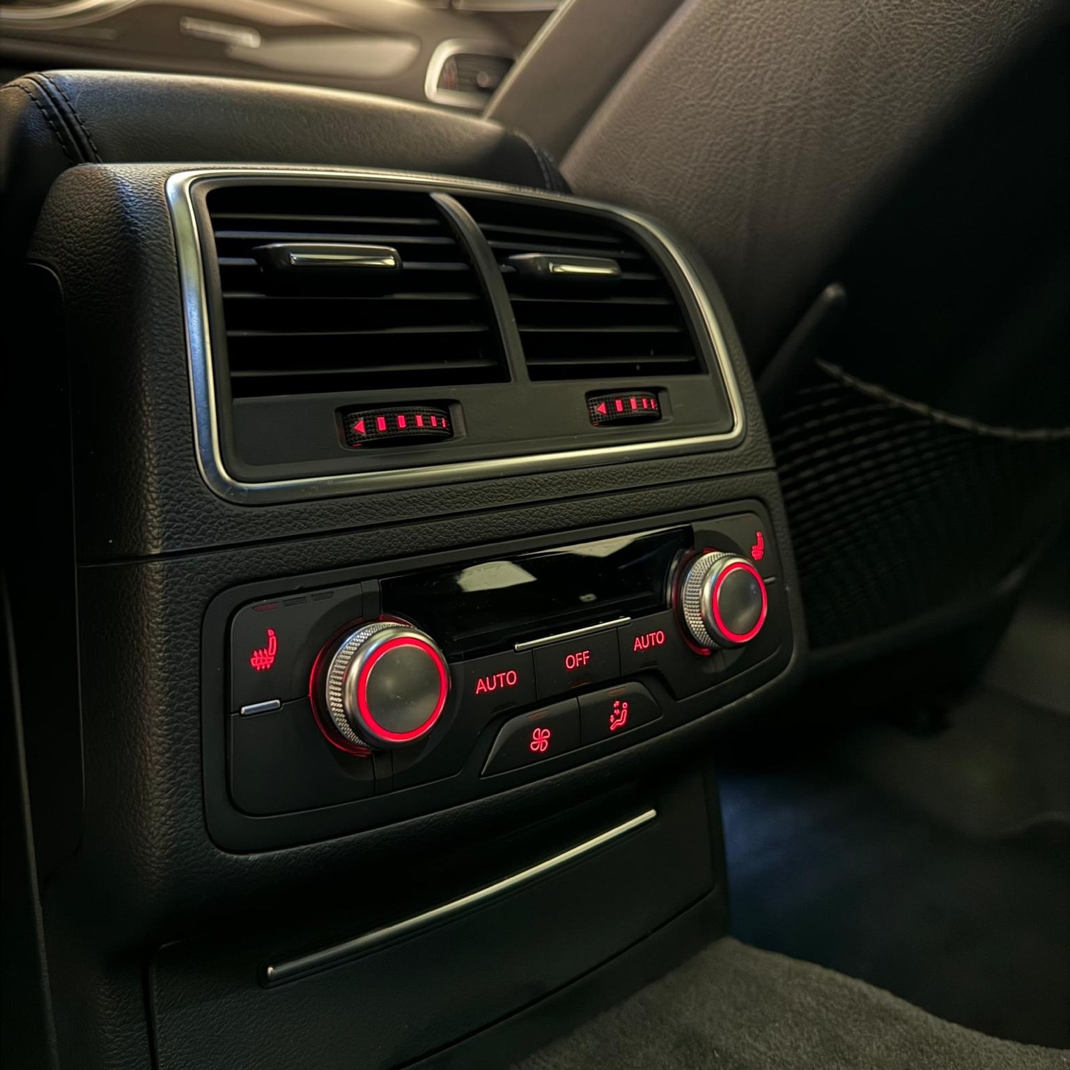 AUDI RS6 Avant 4.0 TFSI V8 quattro Tiptronic-image-13