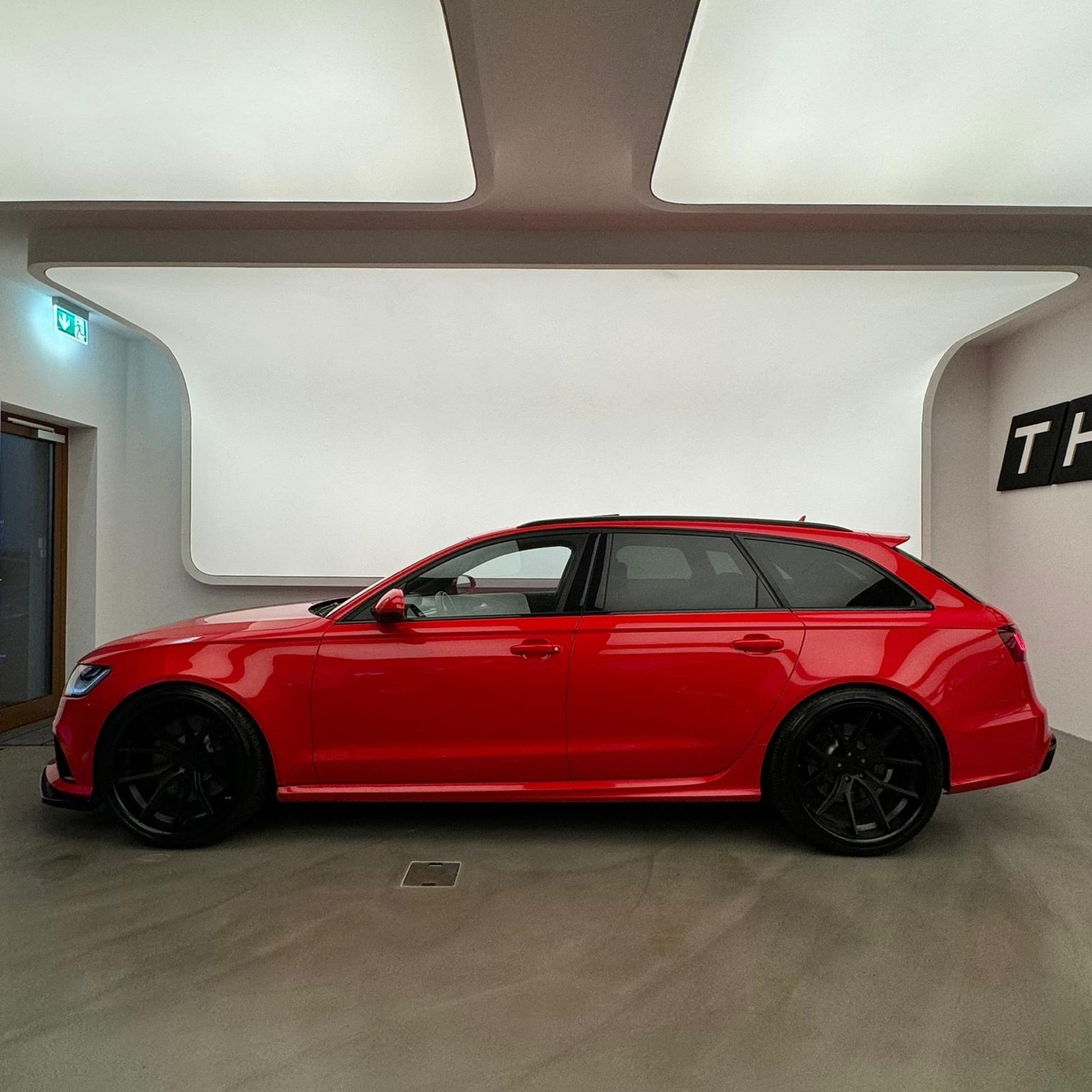 AUDI RS6 Avant 4.0 TFSI V8 quattro Tiptronic-image-2