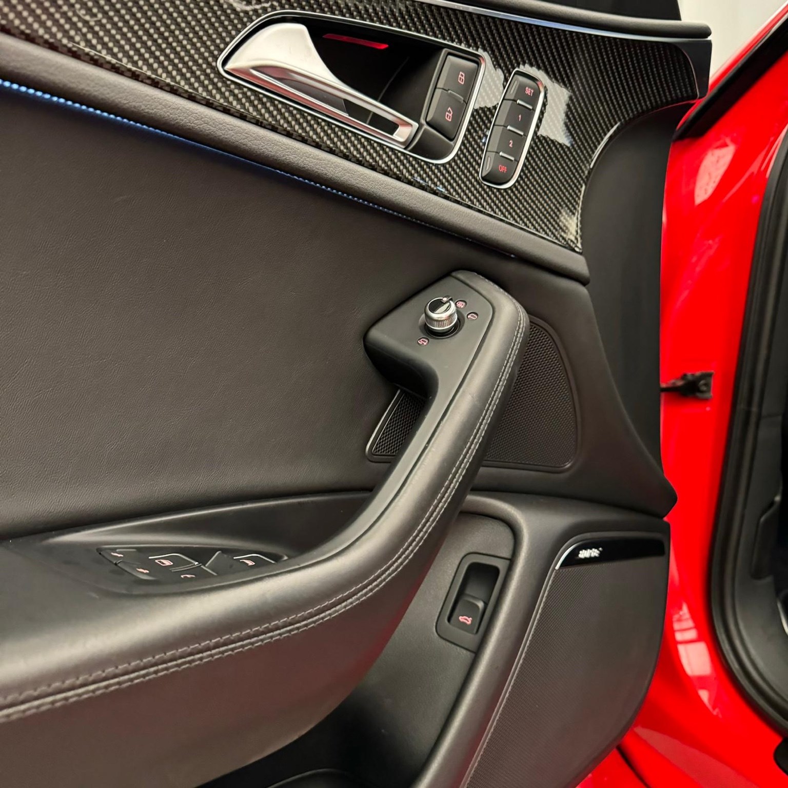 AUDI RS6 Avant 4.0 TFSI V8 quattro Tiptronic-image-12