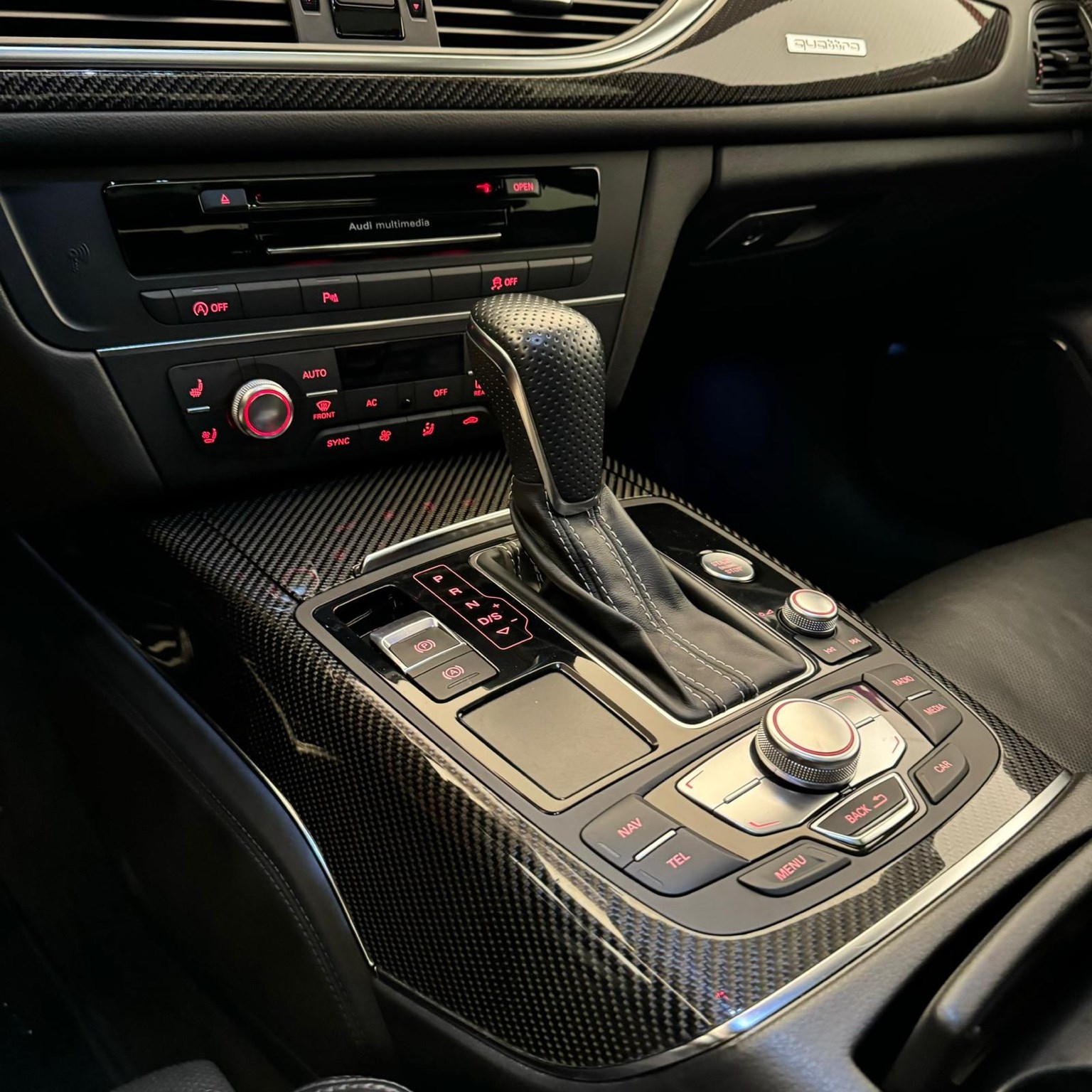 AUDI RS6 Avant 4.0 TFSI V8 quattro Tiptronic-image-11