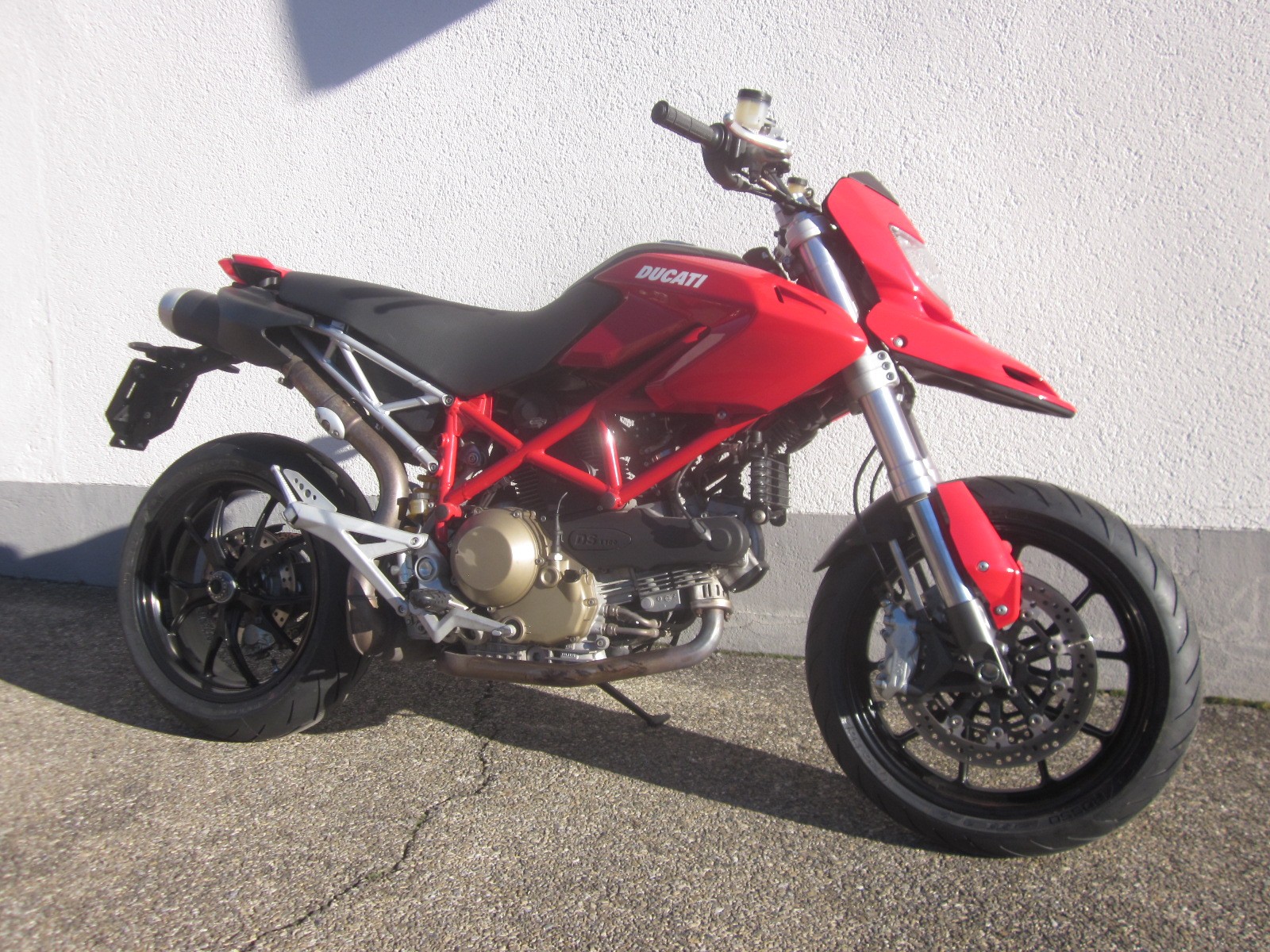 DUCATI Hypermotard 1100