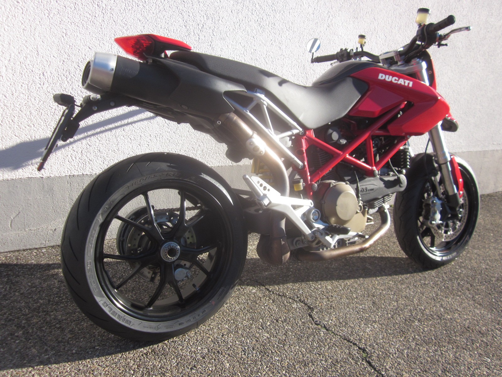 DUCATI Hypermotard 1100-image-4