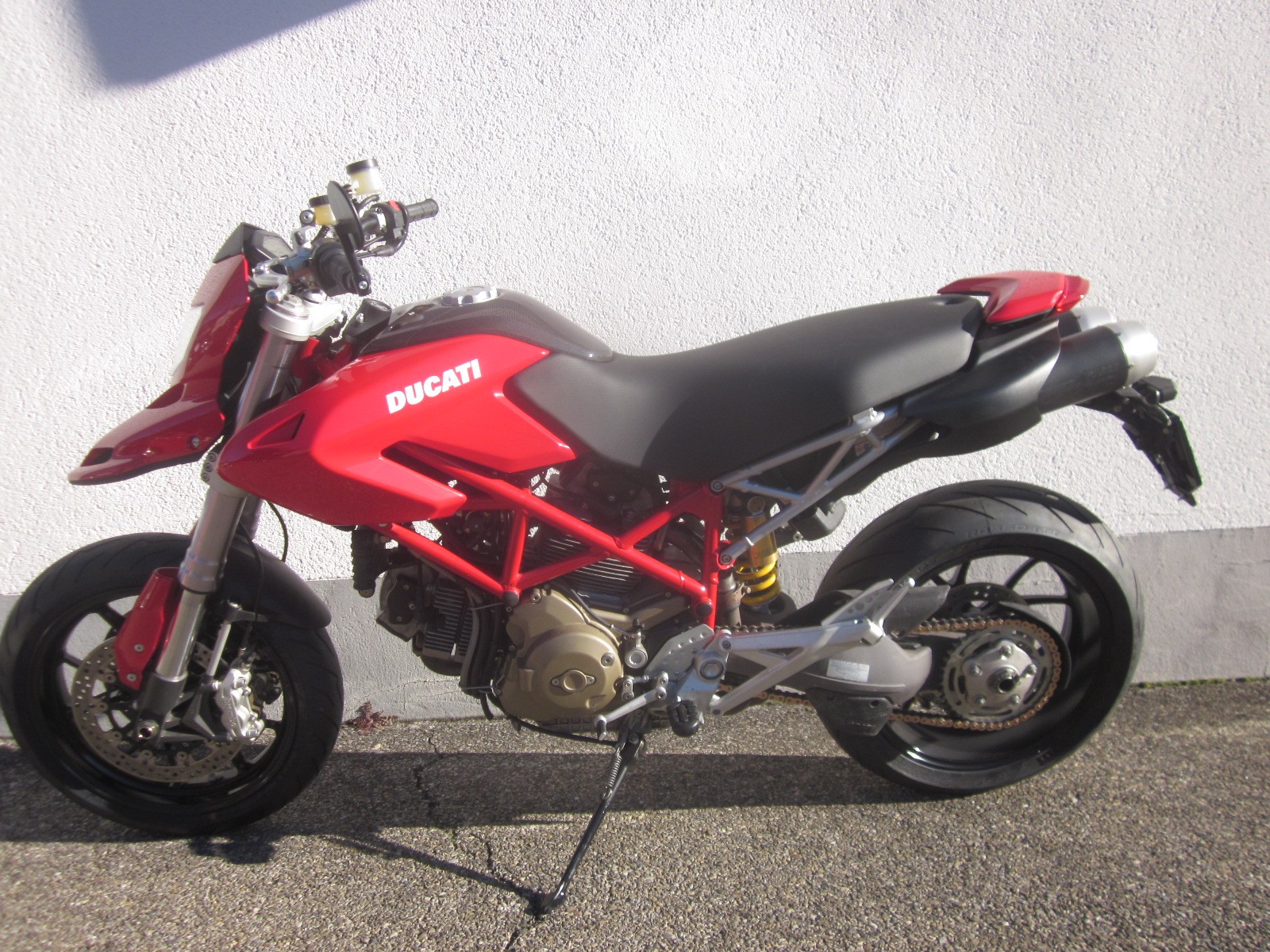 DUCATI Hypermotard 1100-image-1