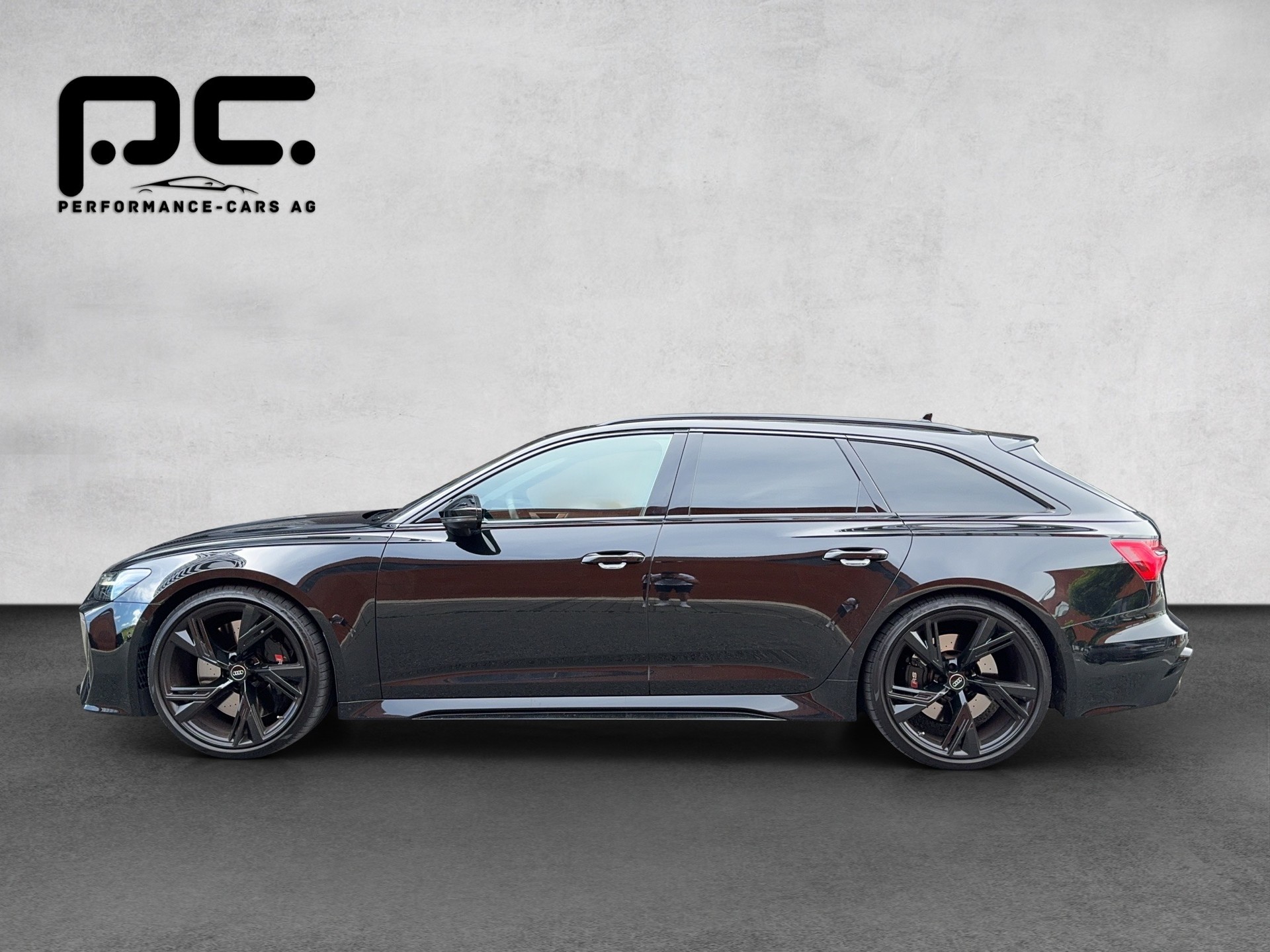 AUDI RS6 Avant 4.0 TFSI V8 quattro-image-3