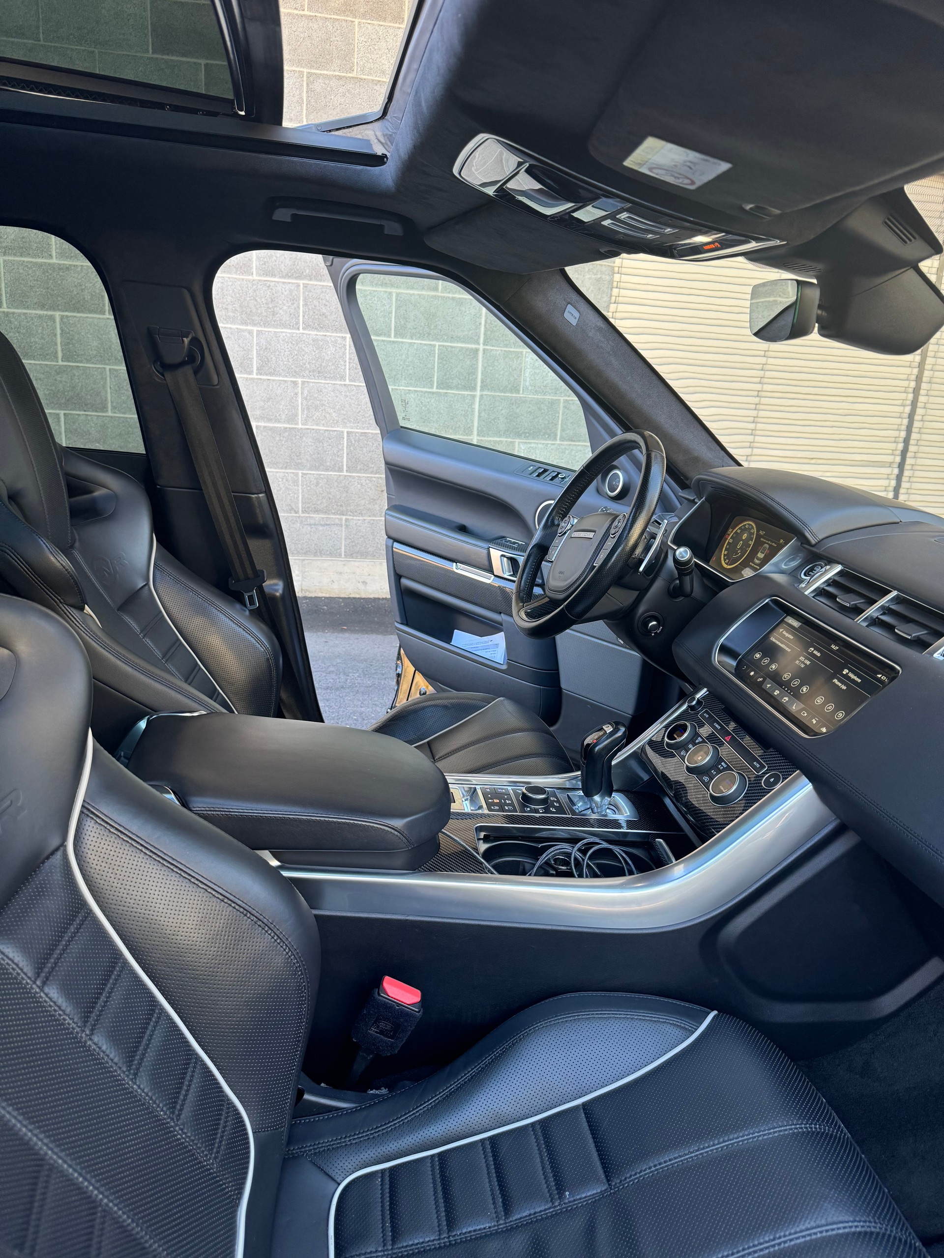 LAND ROVER Range Rover Sport 5.0 V8 SVR-image-11