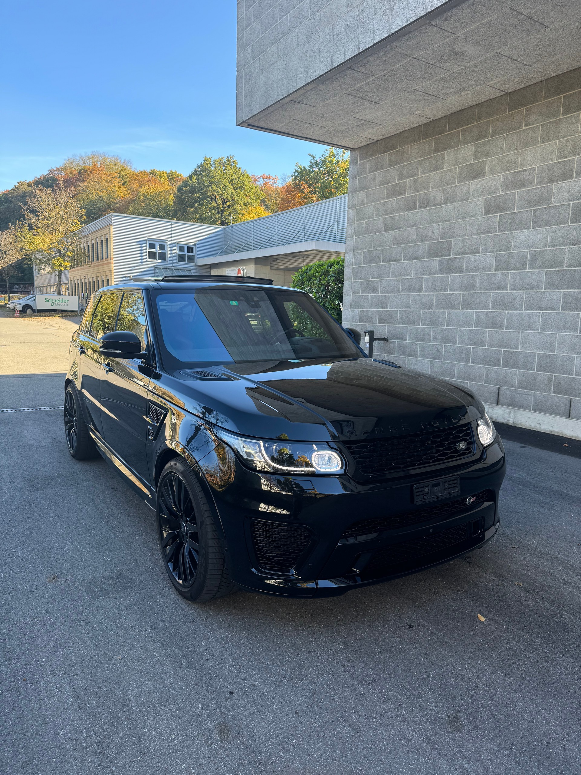 LAND ROVER Range Rover Sport 5.0 V8 SVR-image-0