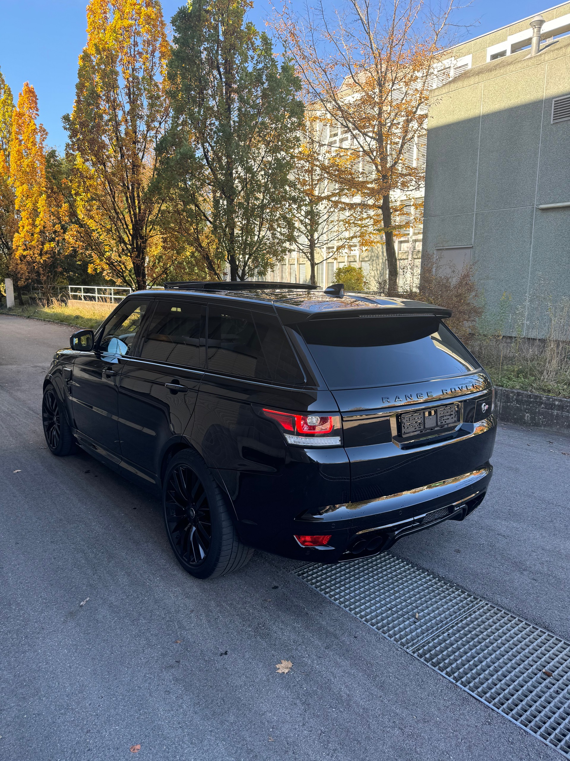 LAND ROVER Range Rover Sport 5.0 V8 SVR-image-6